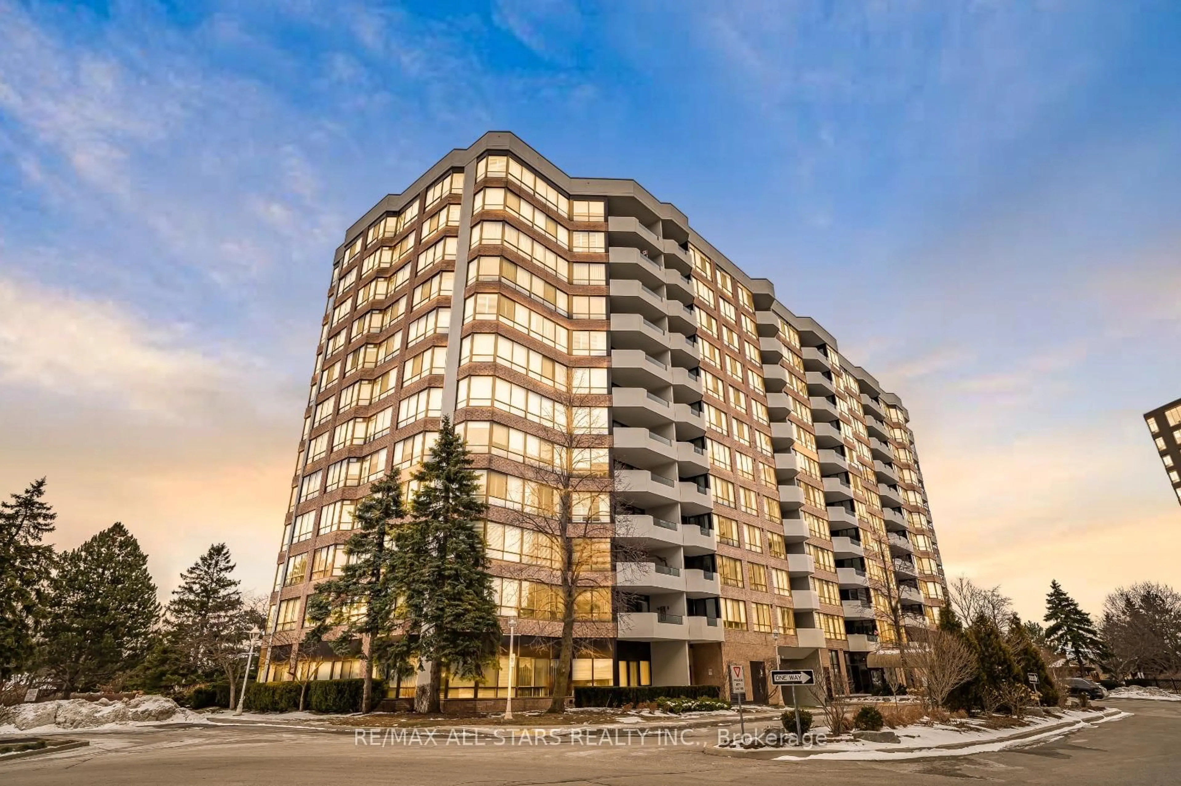 Unknown for 25 Austin Dr #817, Markham Ontario L3R 8H4