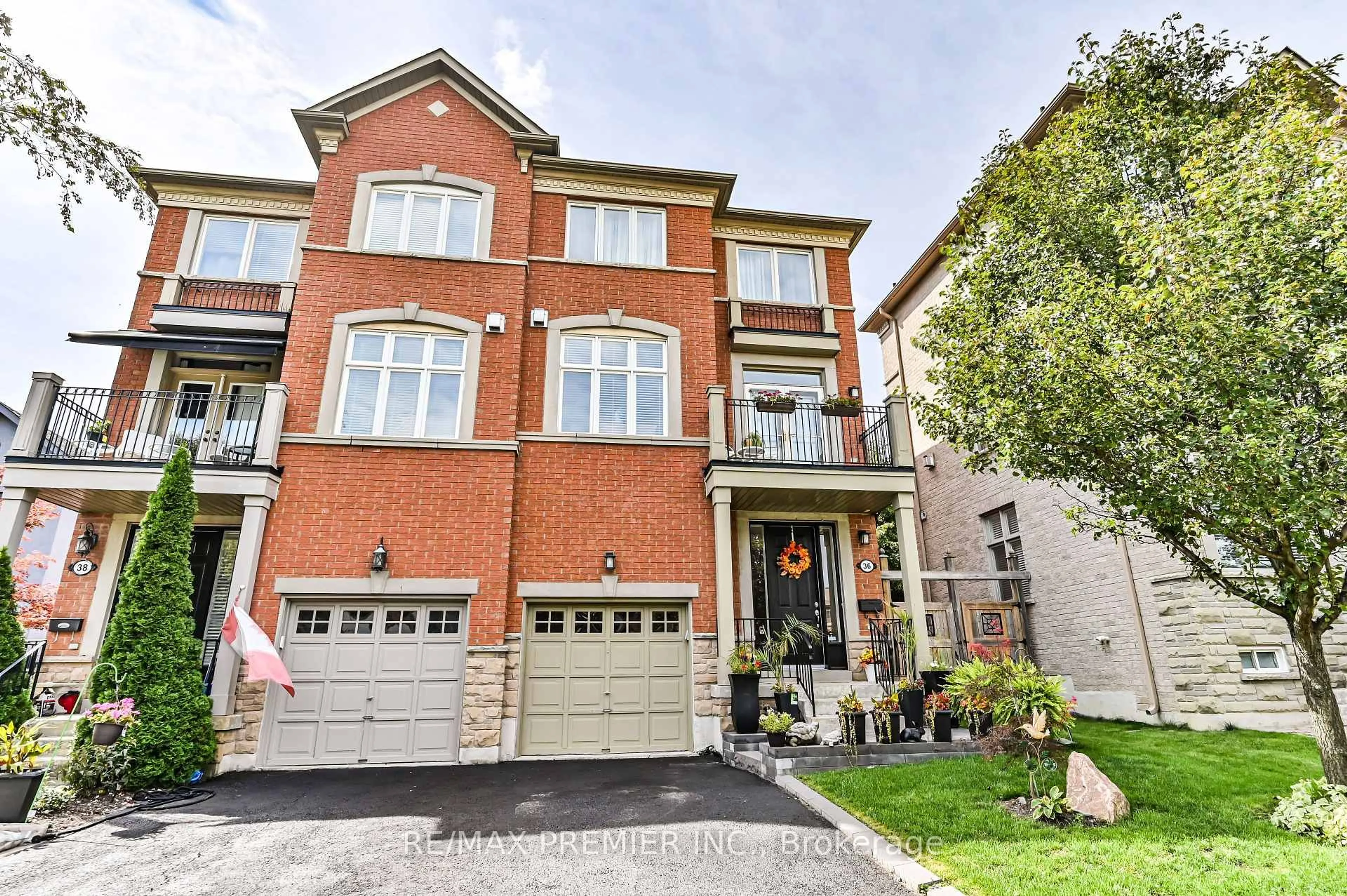 Home with brick exterior material, street for 36 Helen St, Vaughan Ontario L4L 3S3