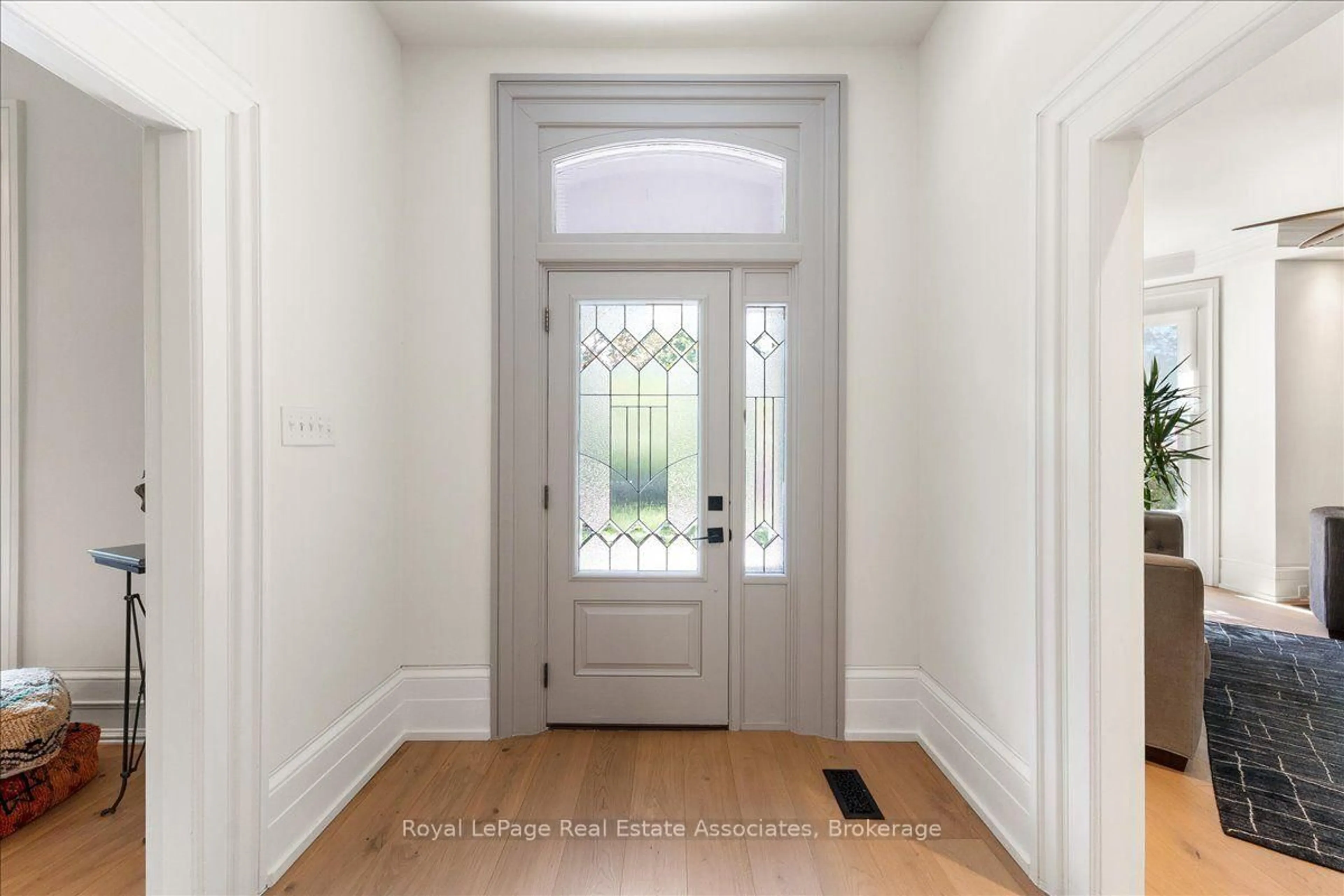 Indoor entryway for 52 Cameron St, Brock Ontario L0E 1E0