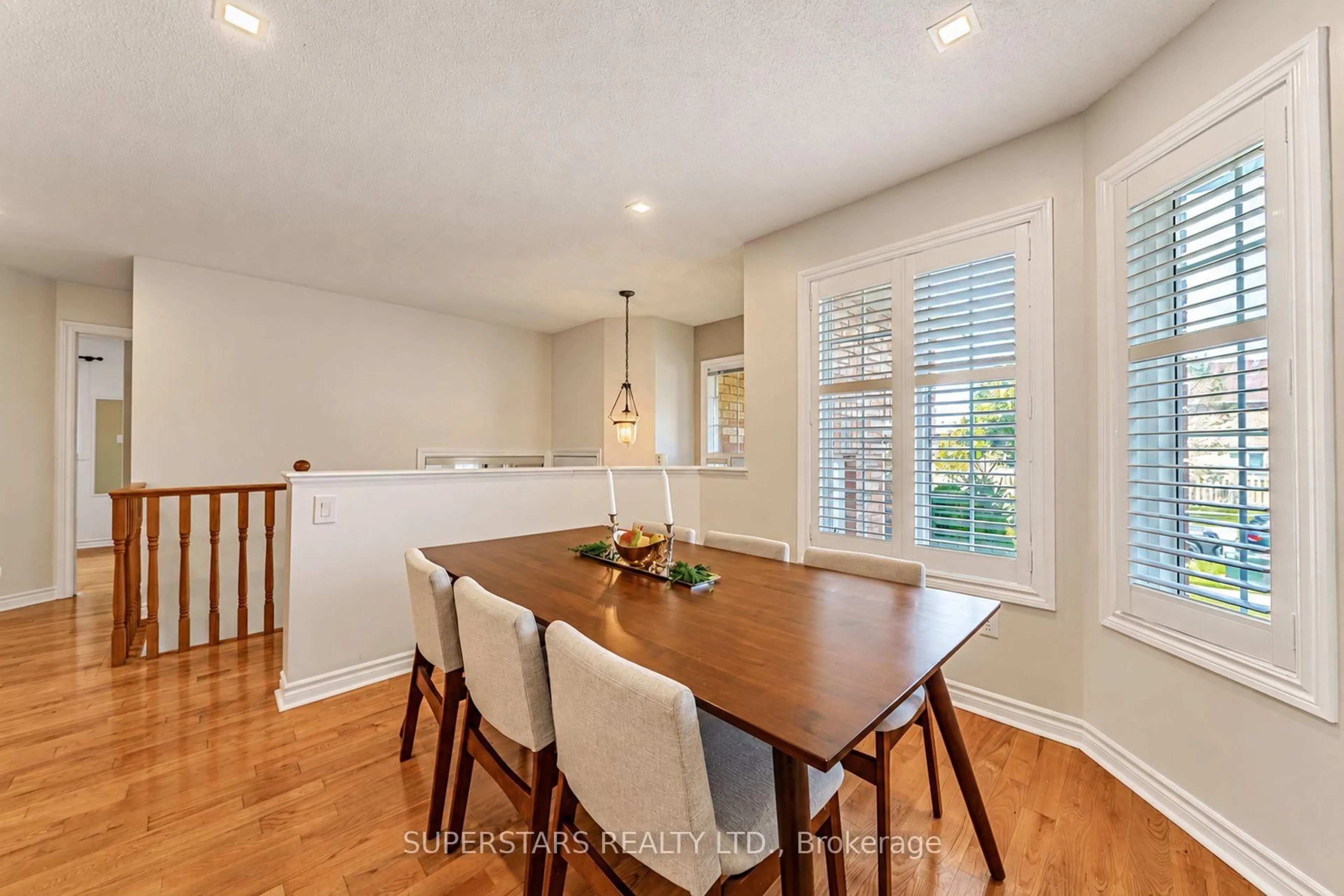 Dining room, wood/laminate floor for 167 Humberland Dr, Richmond Hill Ontario L4E 3S9