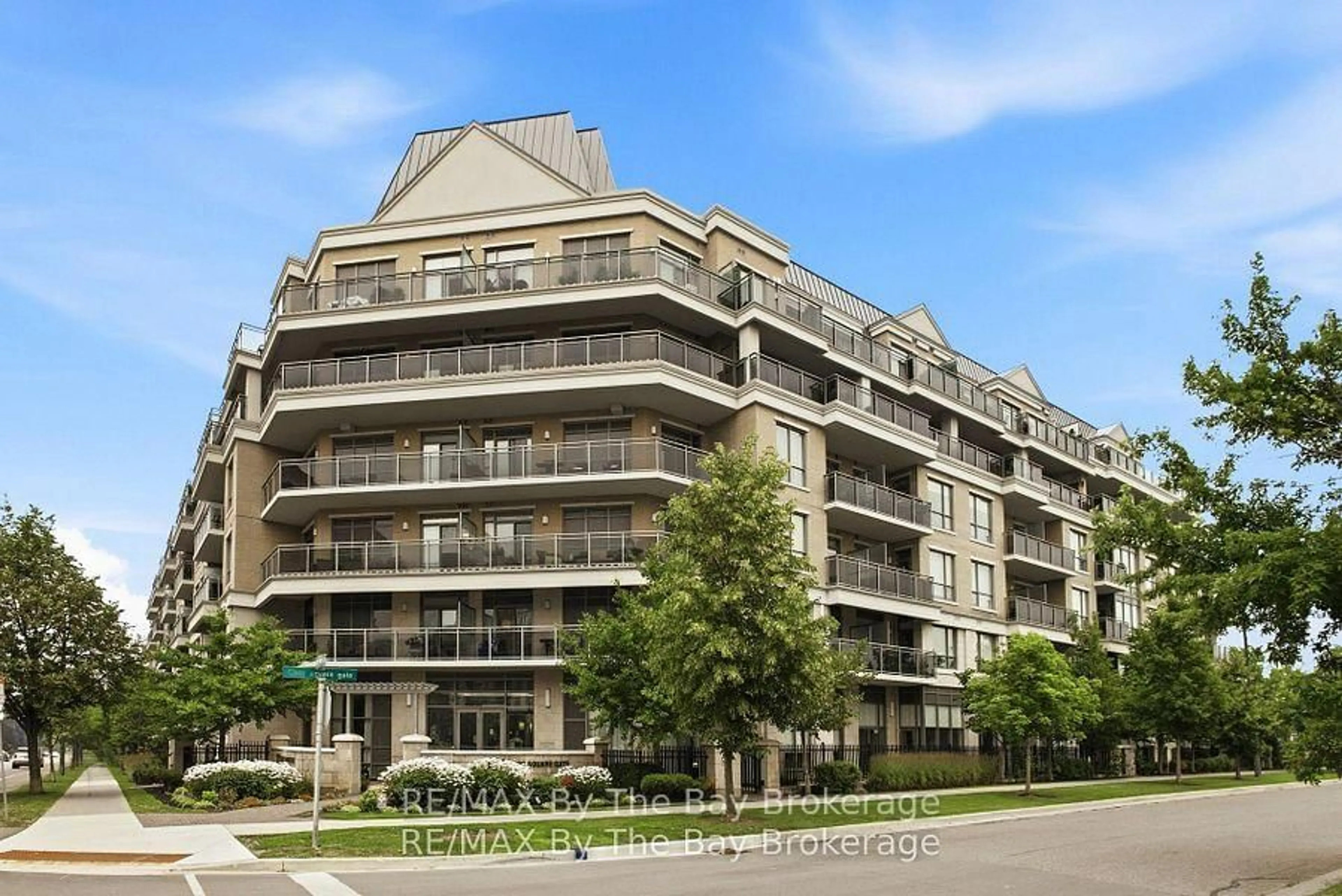 Unknown for 111 Civic Square Gate #112, Aurora Ontario L4G 0S6