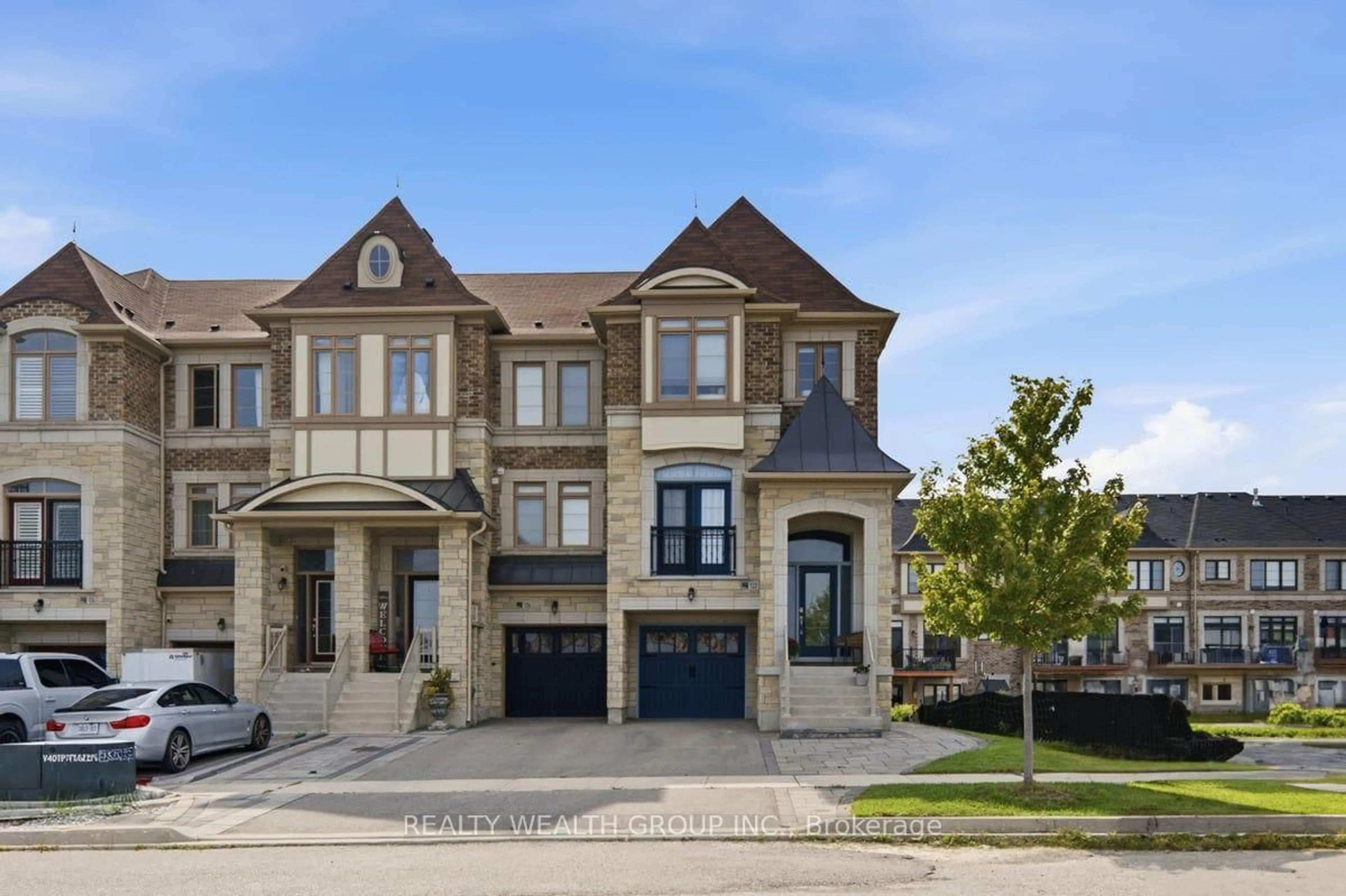 Home with brick exterior material, street for 122 Dundonnell Pl, Vaughan Ontario L4H 4R8