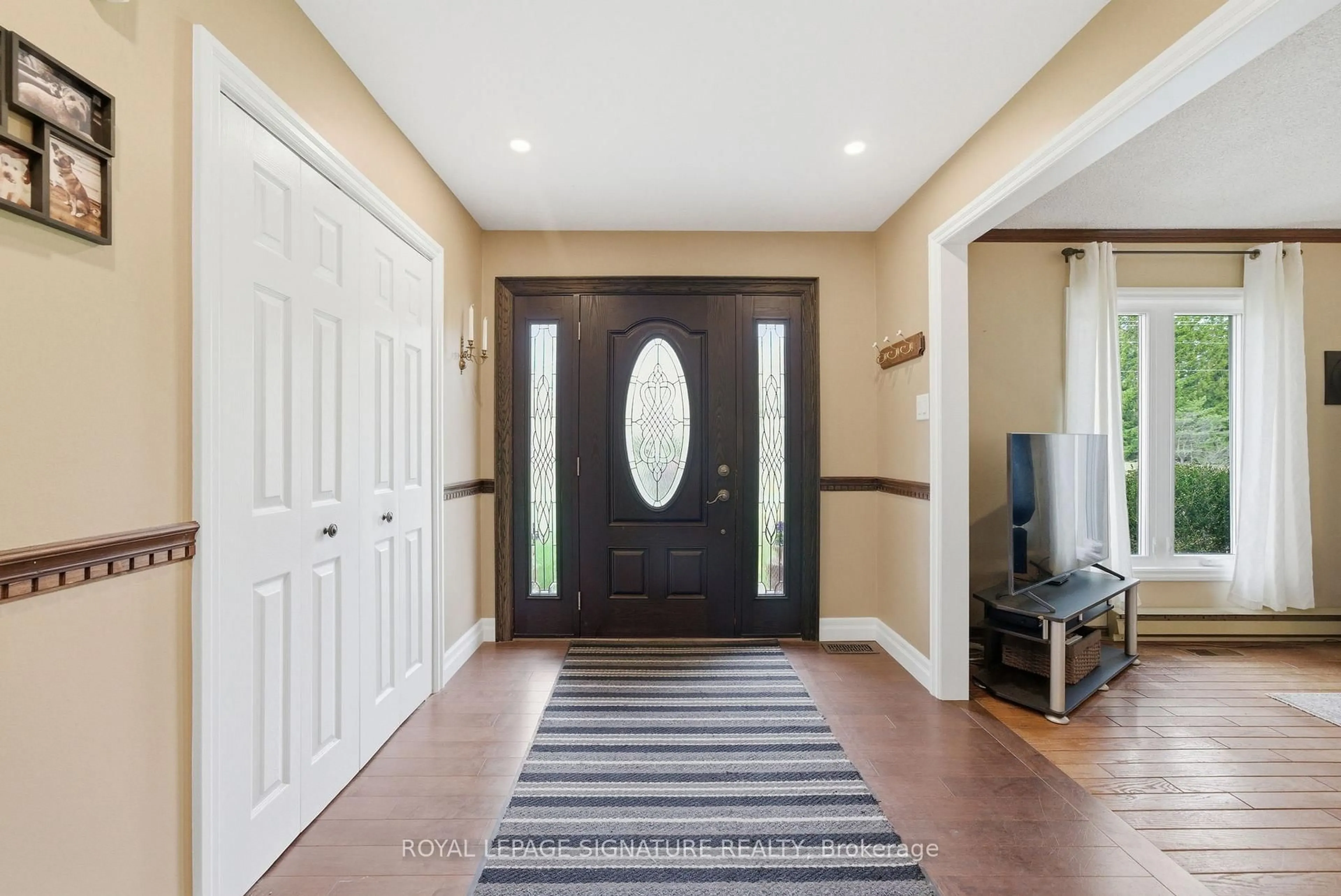 Indoor entryway for 6269 Regional 30 Rd, Uxbridge Ontario L9P 0J7