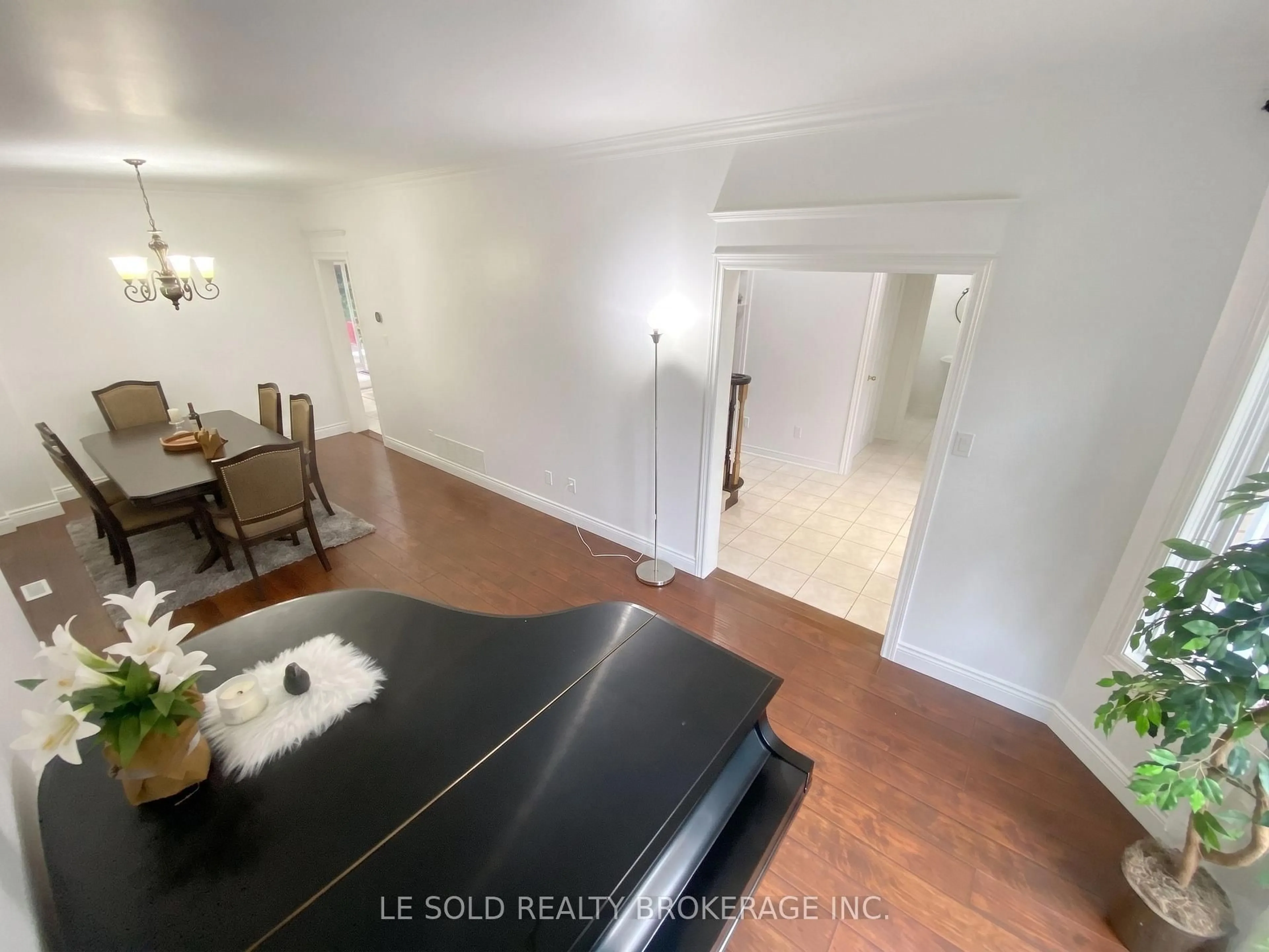 A pic of a room for 76 Larratt Lane, Richmond Hill Ontario L4C 0E2