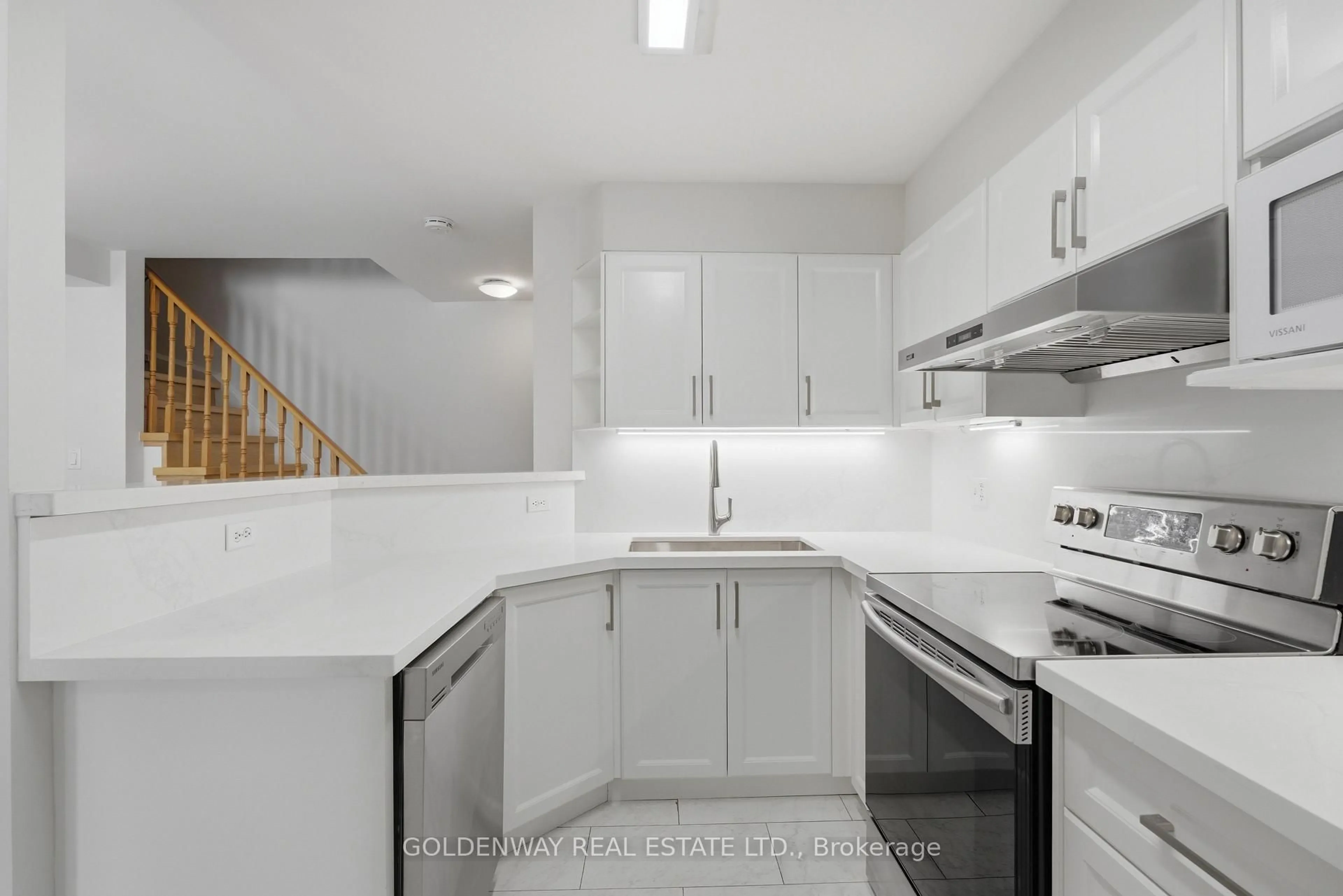 Standard kitchen, unknown for 151 Townsgate Dr #63, Vaughan Ontario L4J 8J7