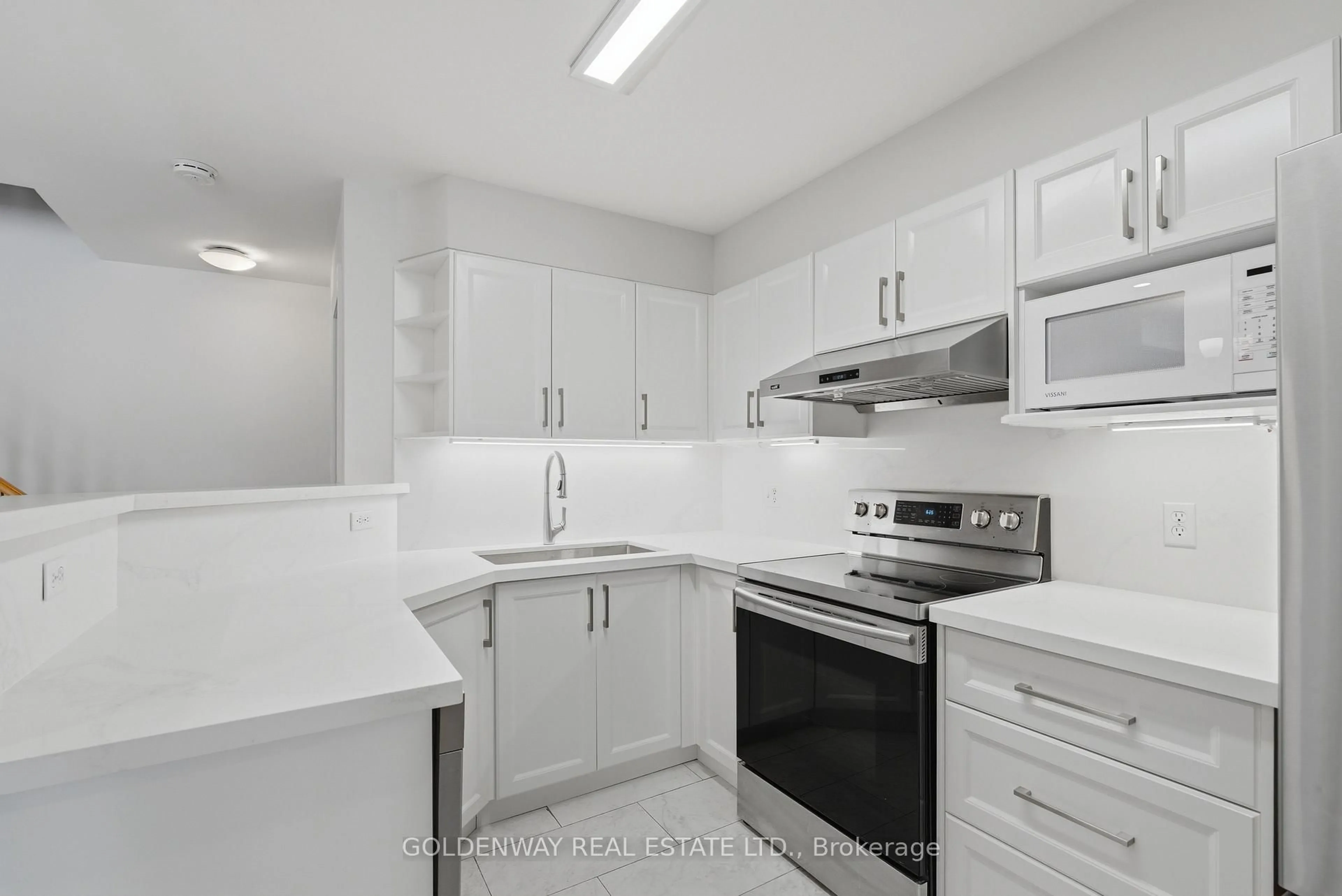 Standard kitchen, unknown for 151 Townsgate Dr #63, Vaughan Ontario L4J 8J7