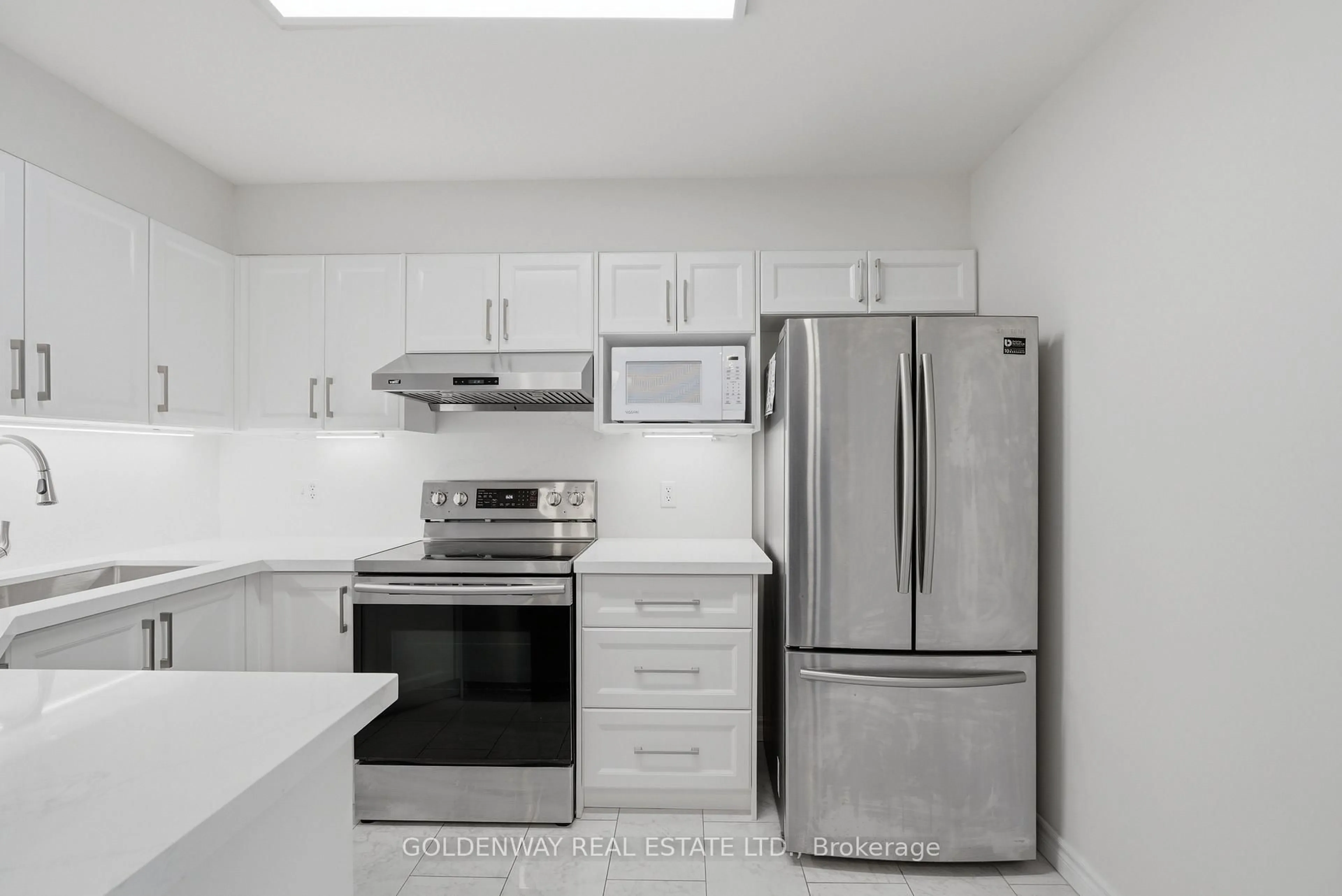 Standard kitchen, unknown for 151 Townsgate Dr #63, Vaughan Ontario L4J 8J7