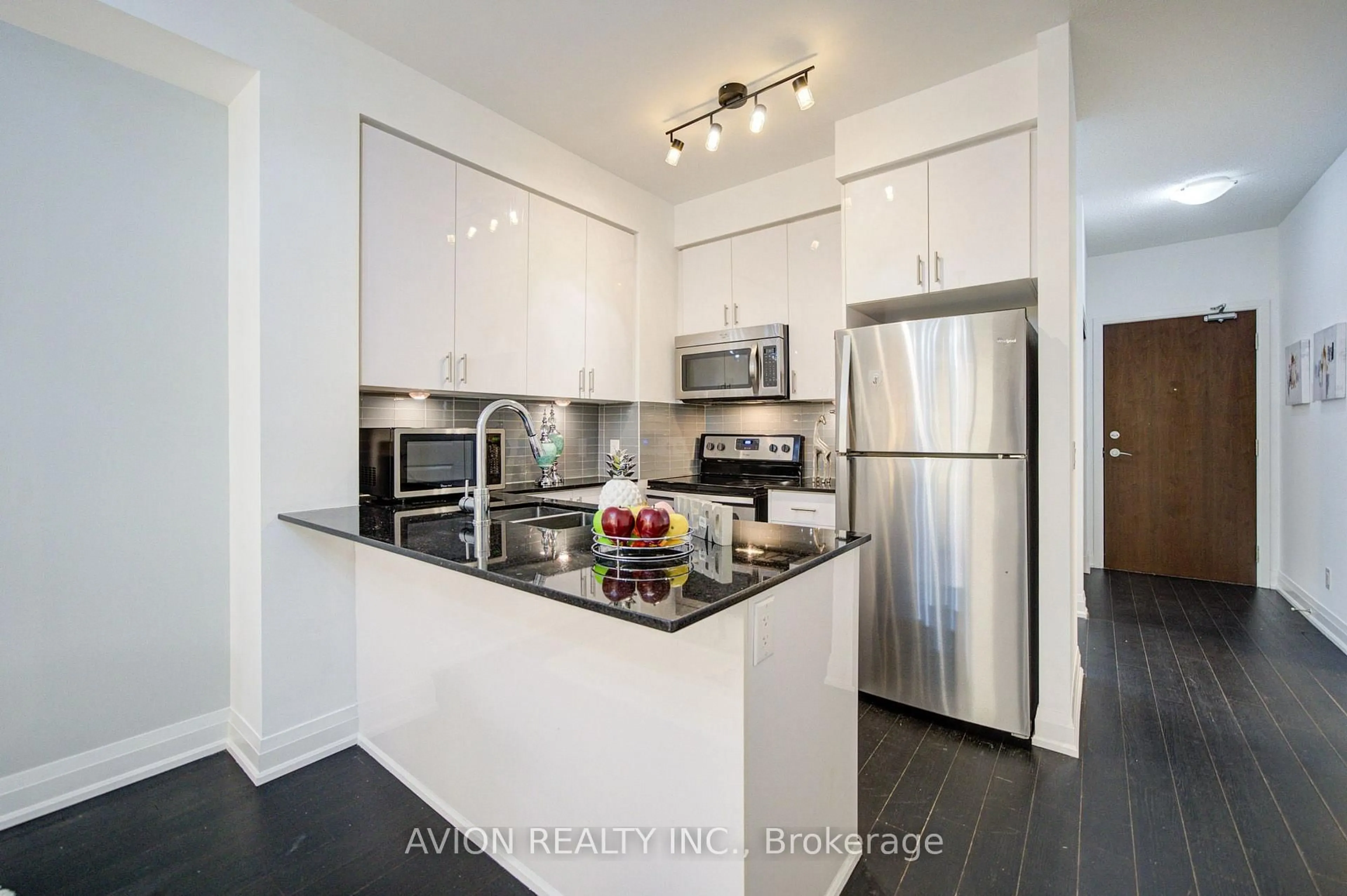 Standard kitchen, unknown for 9582 Markham Rd #907, Markham Ontario L6E 0T4