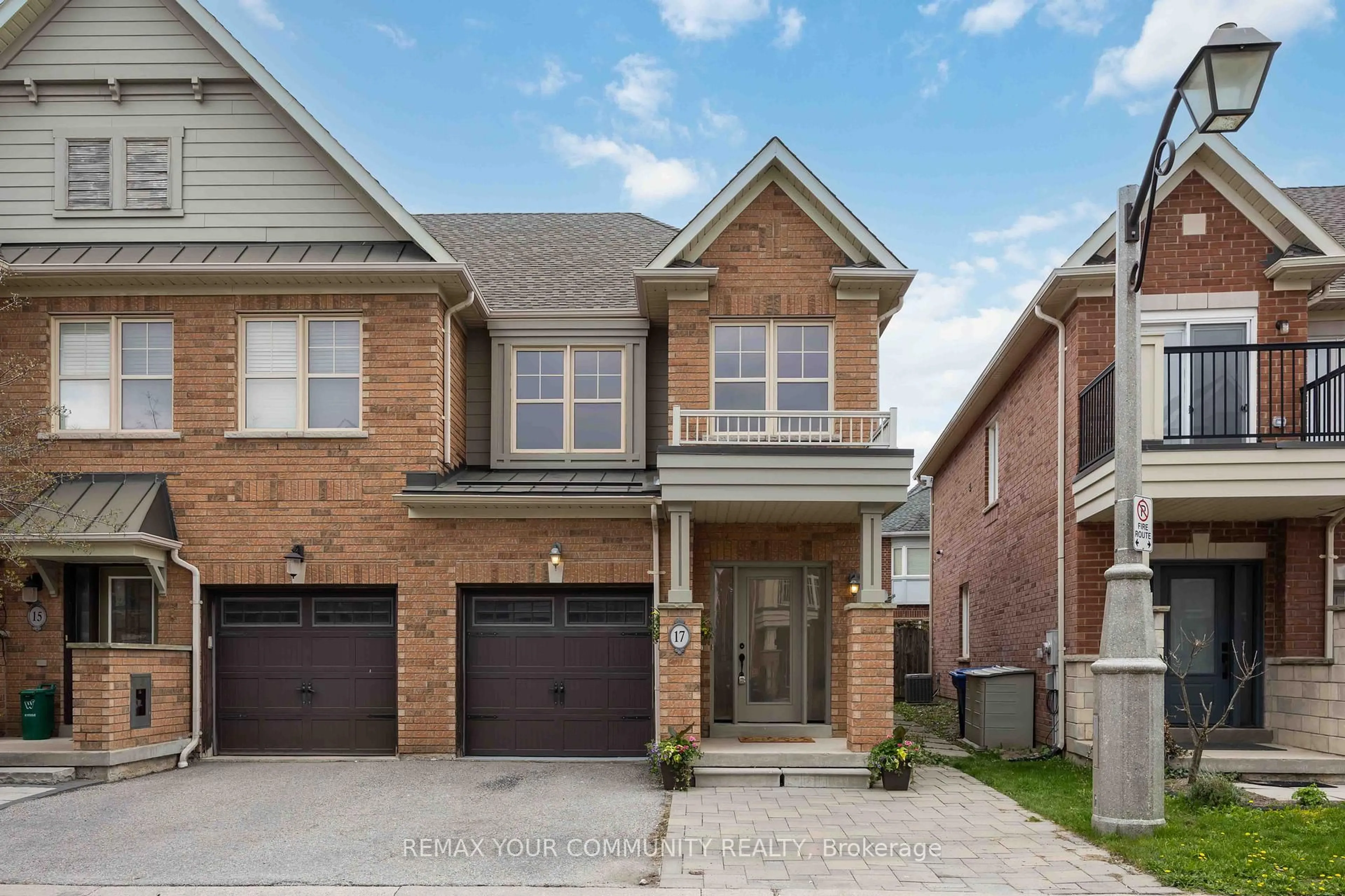 Home with brick exterior material, street for 17 Latitude Lane, Whitchurch-Stouffville Ontario L4A 0T1