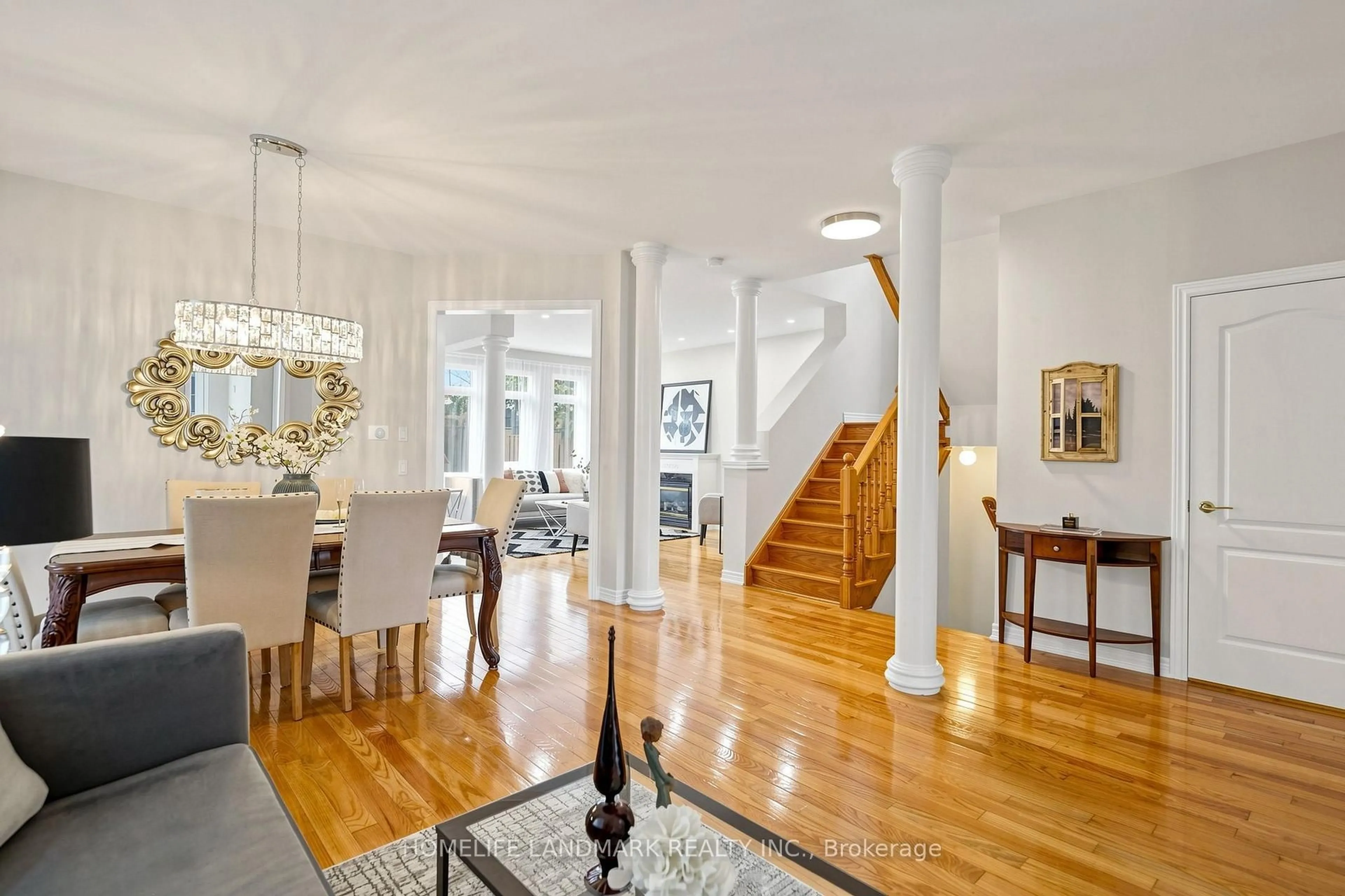 Indoor foyer for 30 Edelweiss Ave, Richmond Hill Ontario L4E 4L9