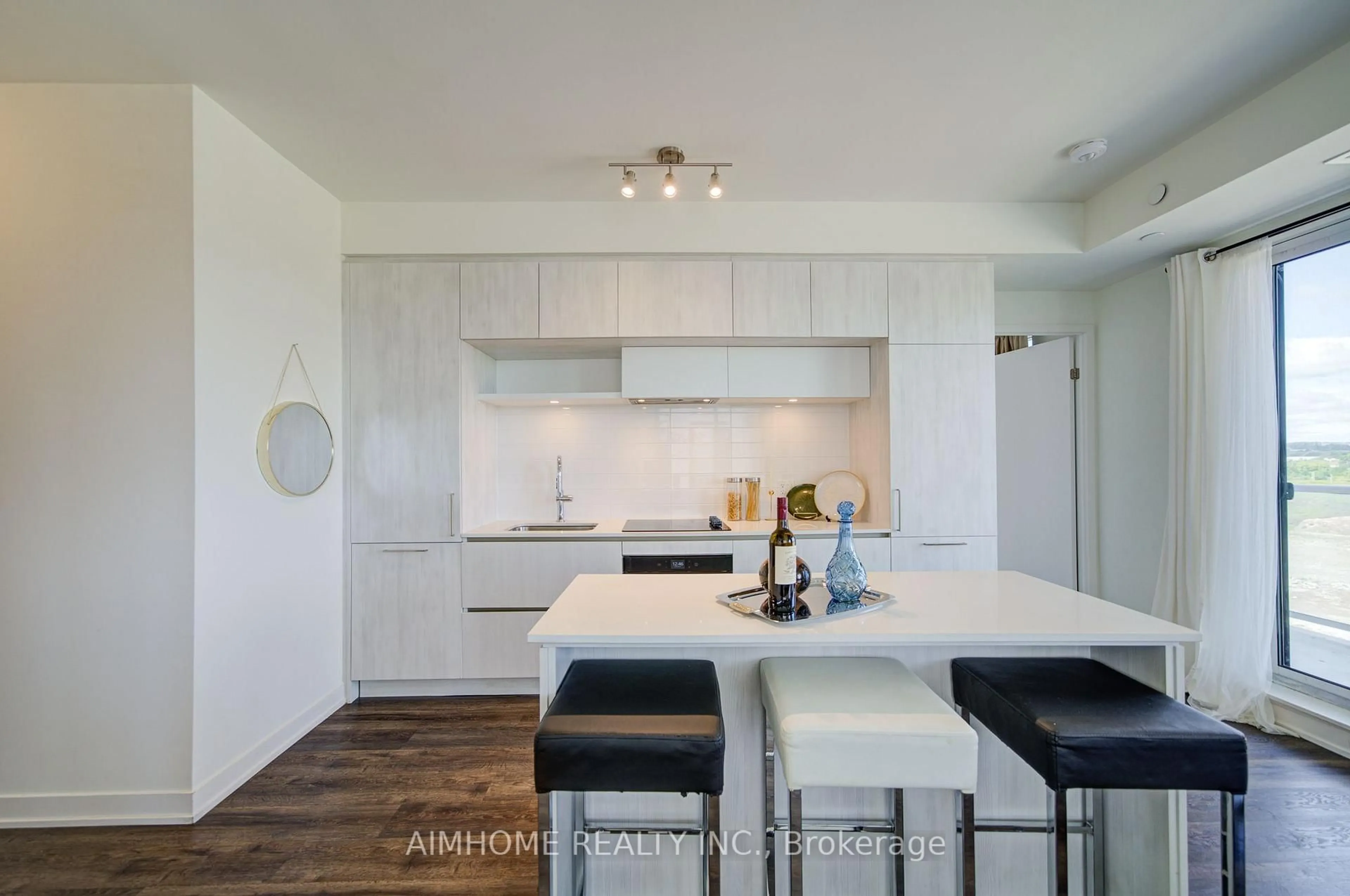 Contemporary kitchen, unknown for 2 David Eyer Rd #829, Richmond Hill Ontario L4S 0N6