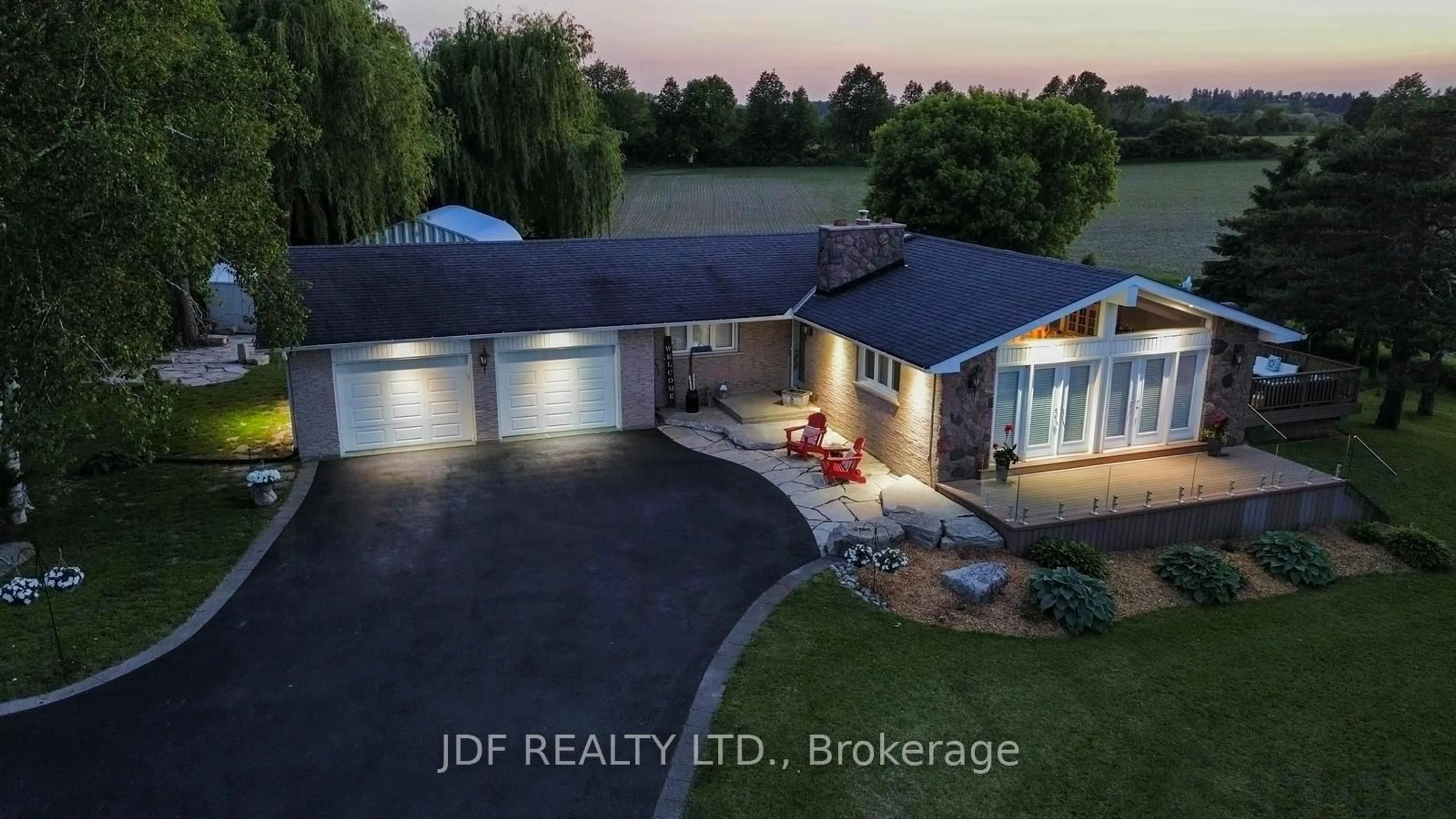 A pic from outside/outdoor area/front of a property/back of a property/a pic from drone, unknown for 2544 Tottenham Rd, New Tecumseth Ontario L0G 1A0