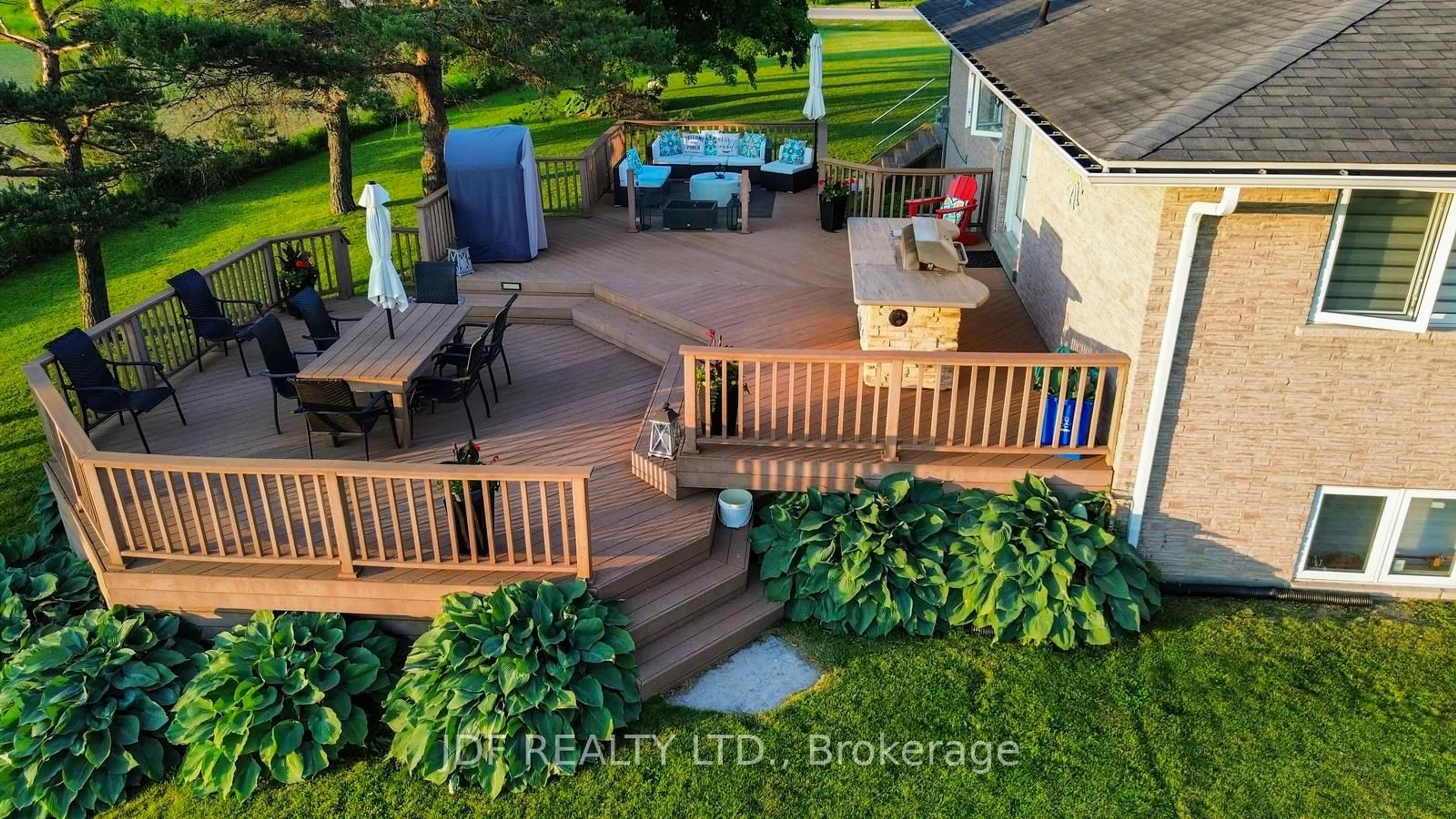 A pic from outside/outdoor area/front of a property/back of a property/a pic from drone, unknown for 2544 Tottenham Rd, New Tecumseth Ontario L0G 1A0