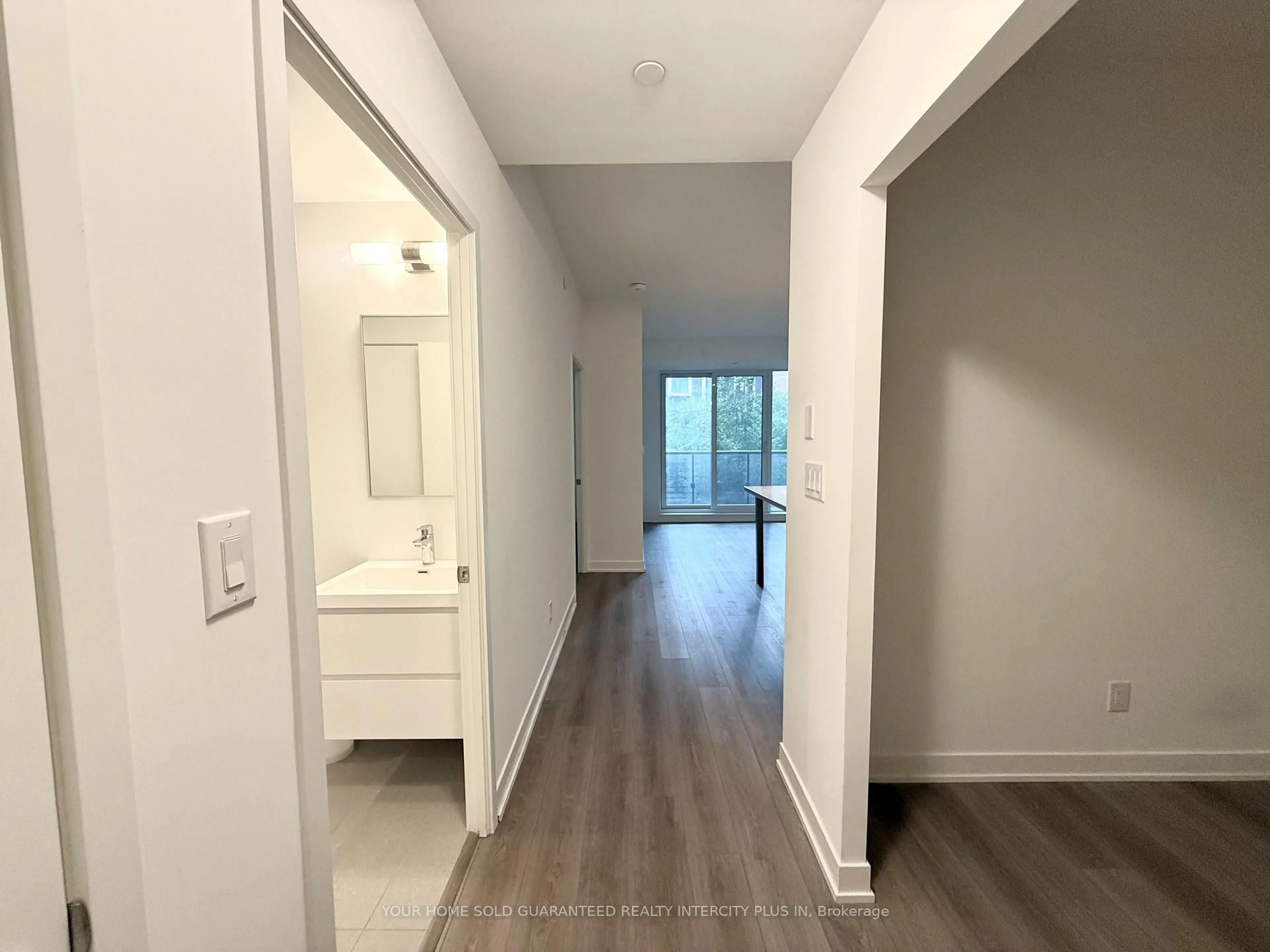 Indoor entryway for 8119 Birchmount Rd #602, Markham Ontario L6G 0H5