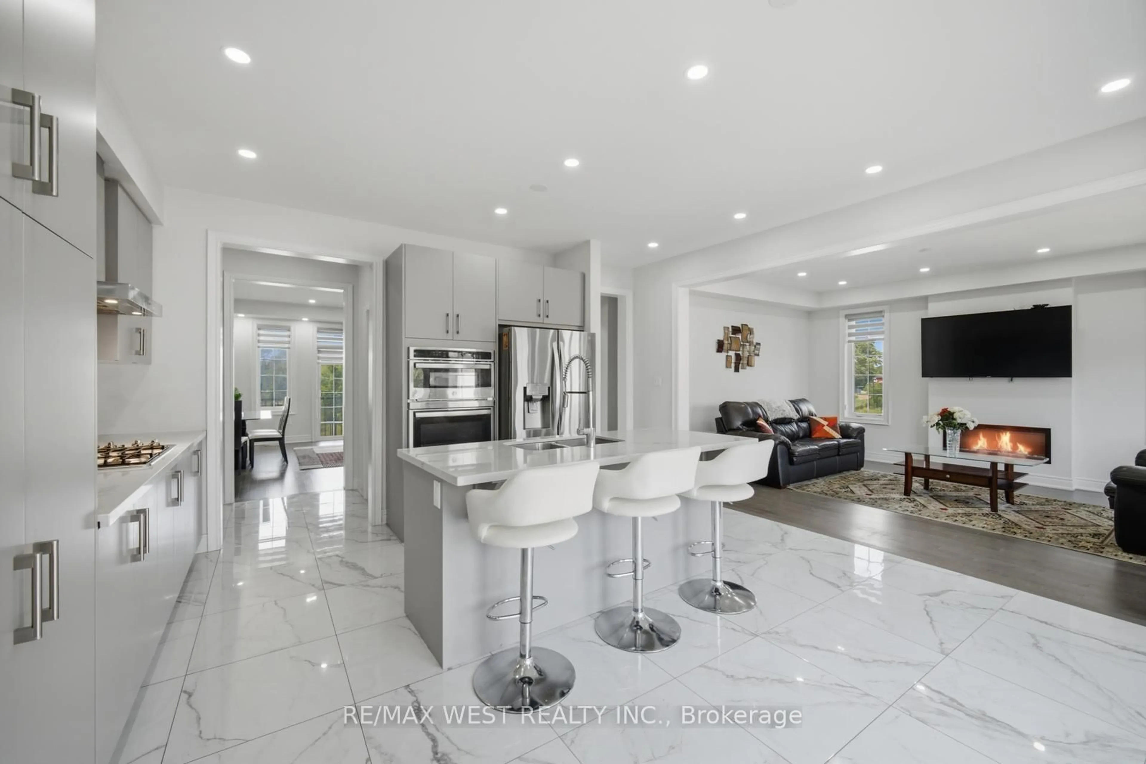 Contemporary kitchen, ceramic/tile floor for 16 Great Railway Crt, Vaughan Ontario L4H 5E9