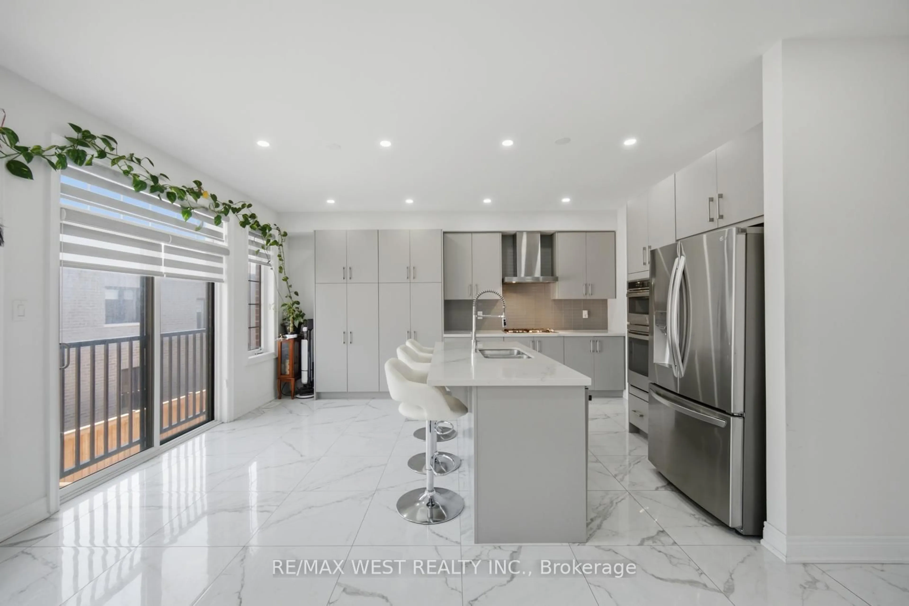Contemporary kitchen, ceramic/tile floor for 16 Great Railway Crt, Vaughan Ontario L4H 5E9