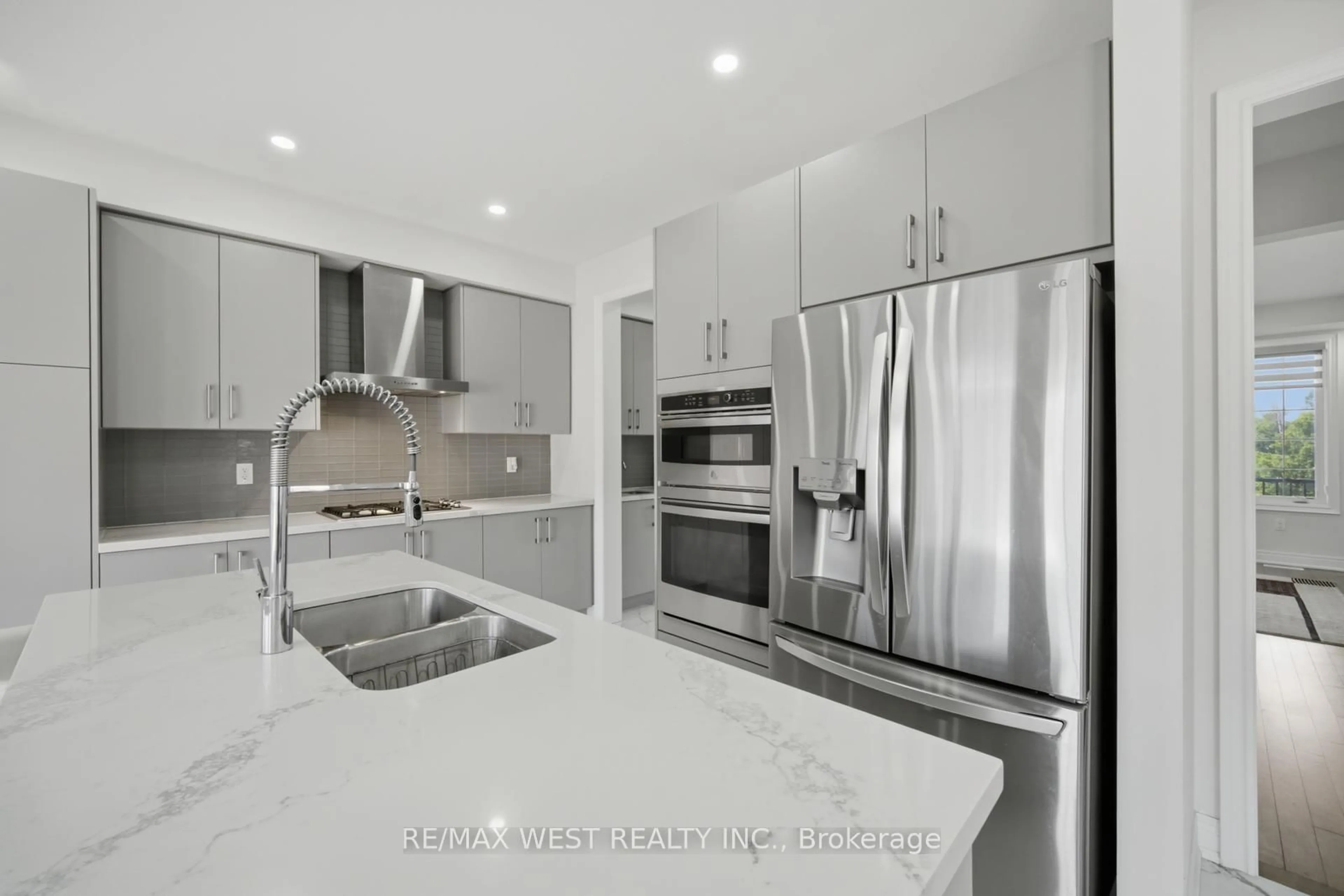 Contemporary kitchen, ceramic/tile floor for 16 Great Railway Crt, Vaughan Ontario L4H 5E9