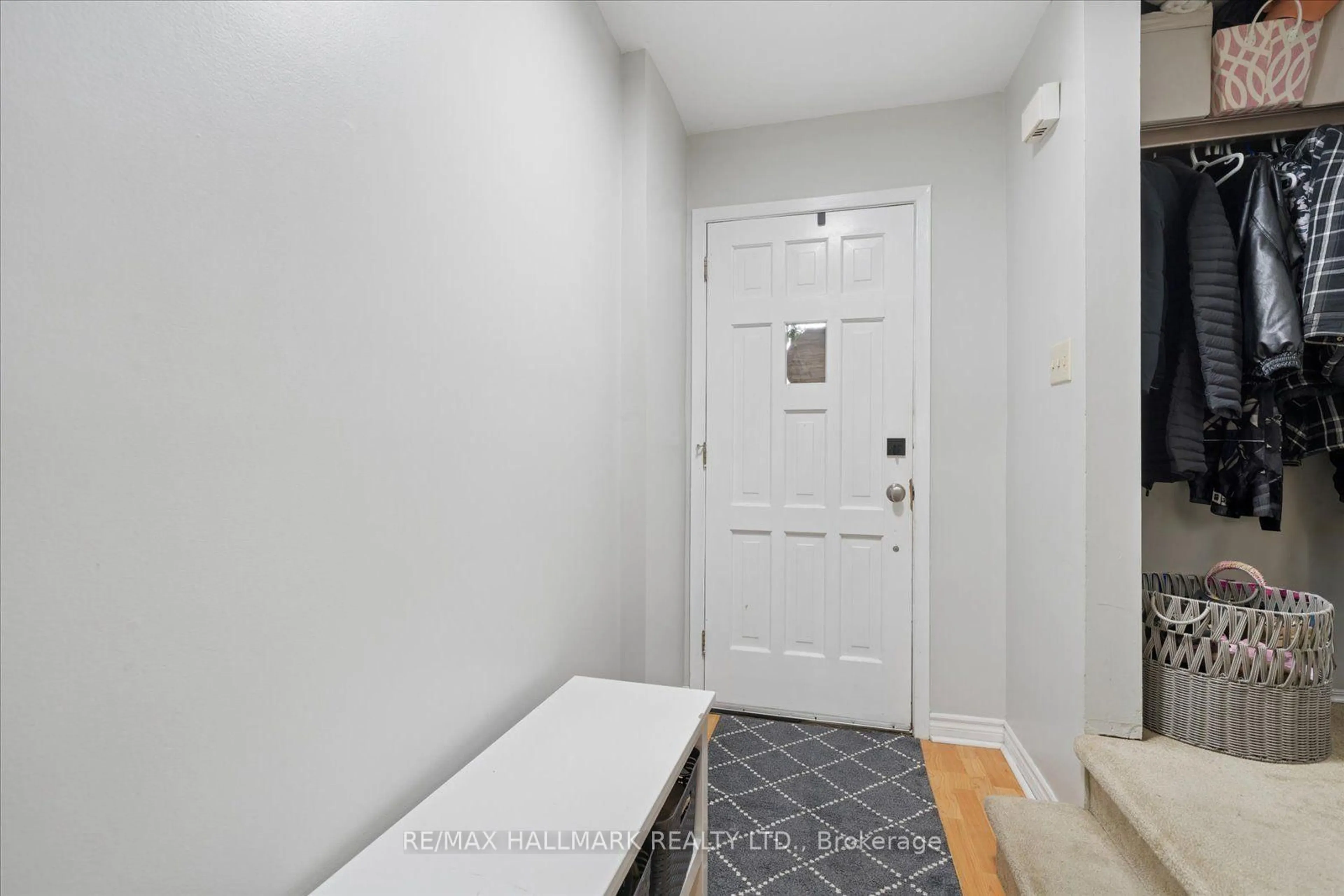 Indoor entryway for 39 Camelot Way #69, Markham Ontario L3P 3W2