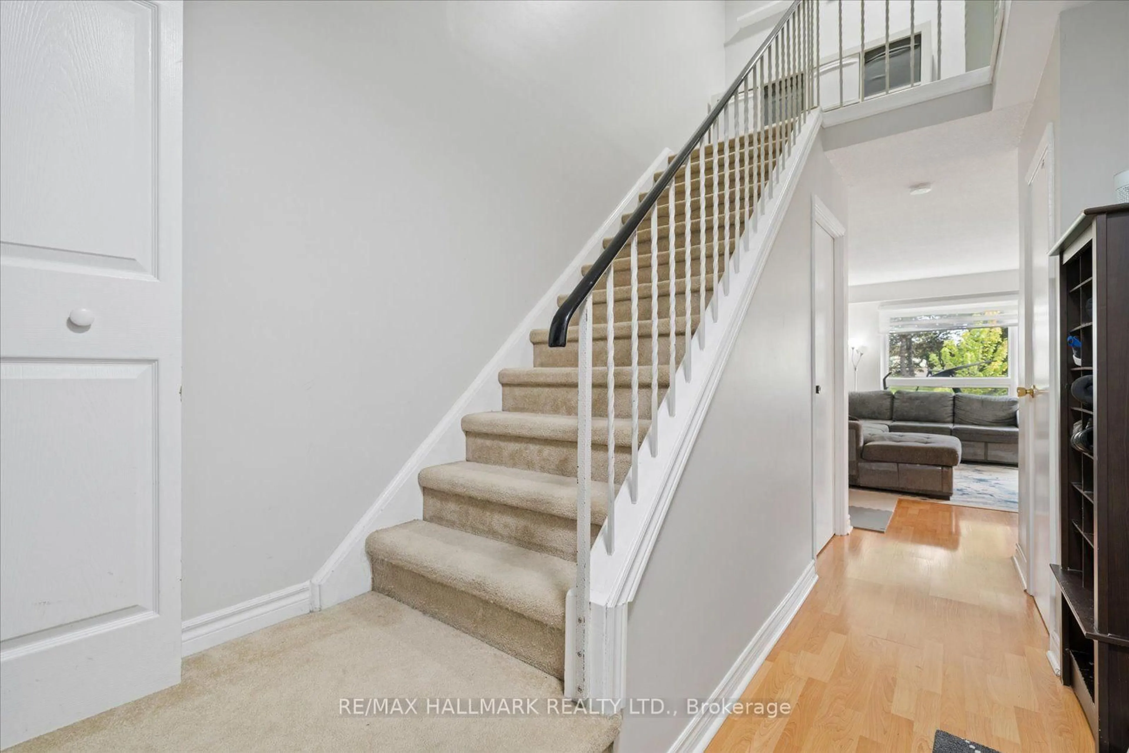 Stairs for 39 Camelot Way #69, Markham Ontario L3P 3W2