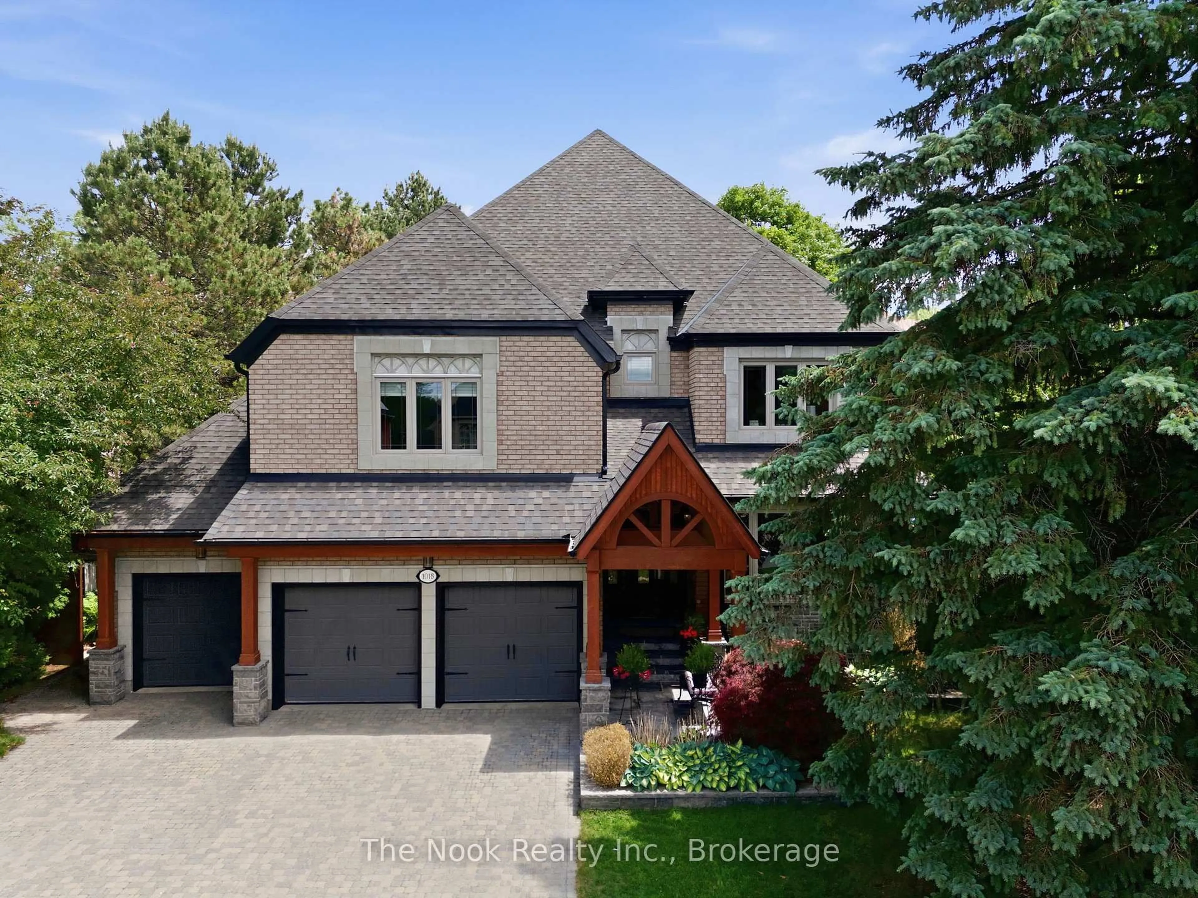 Home with brick exterior material, street for 1018 Lockwood Circ, Newmarket Ontario L3X 1M2