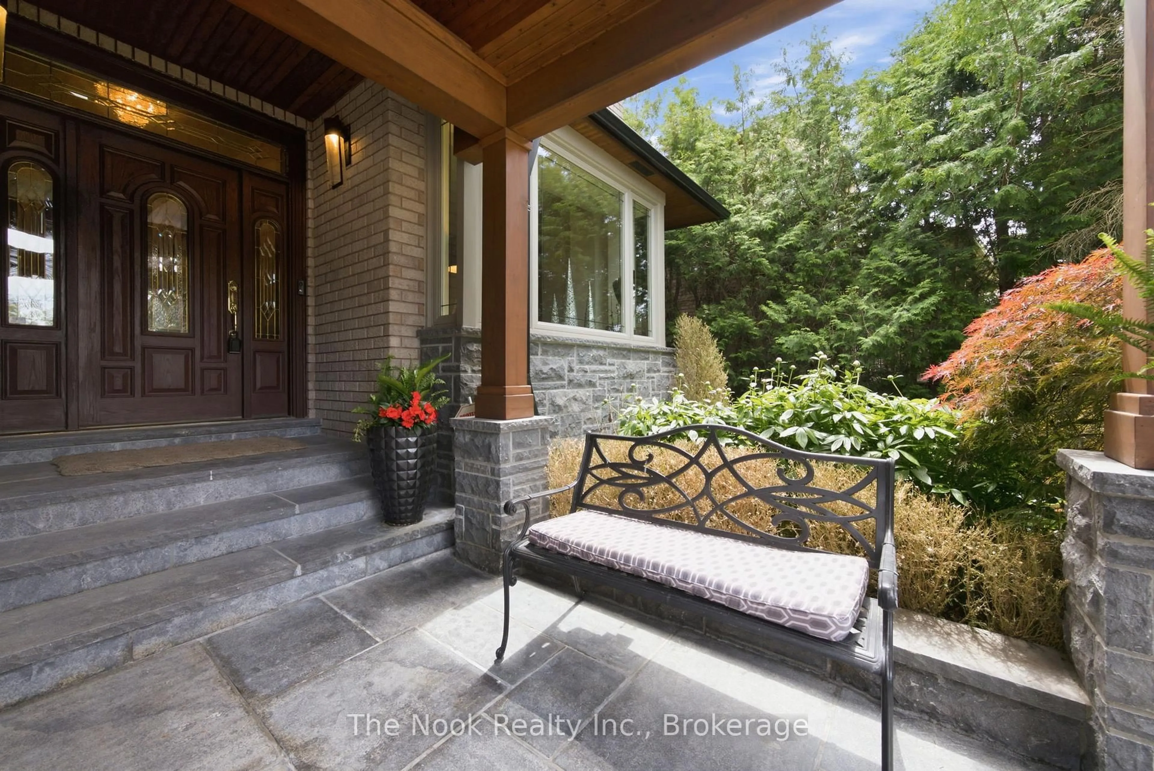 Unknown for 1018 Lockwood Circ, Newmarket Ontario L3X 1M2