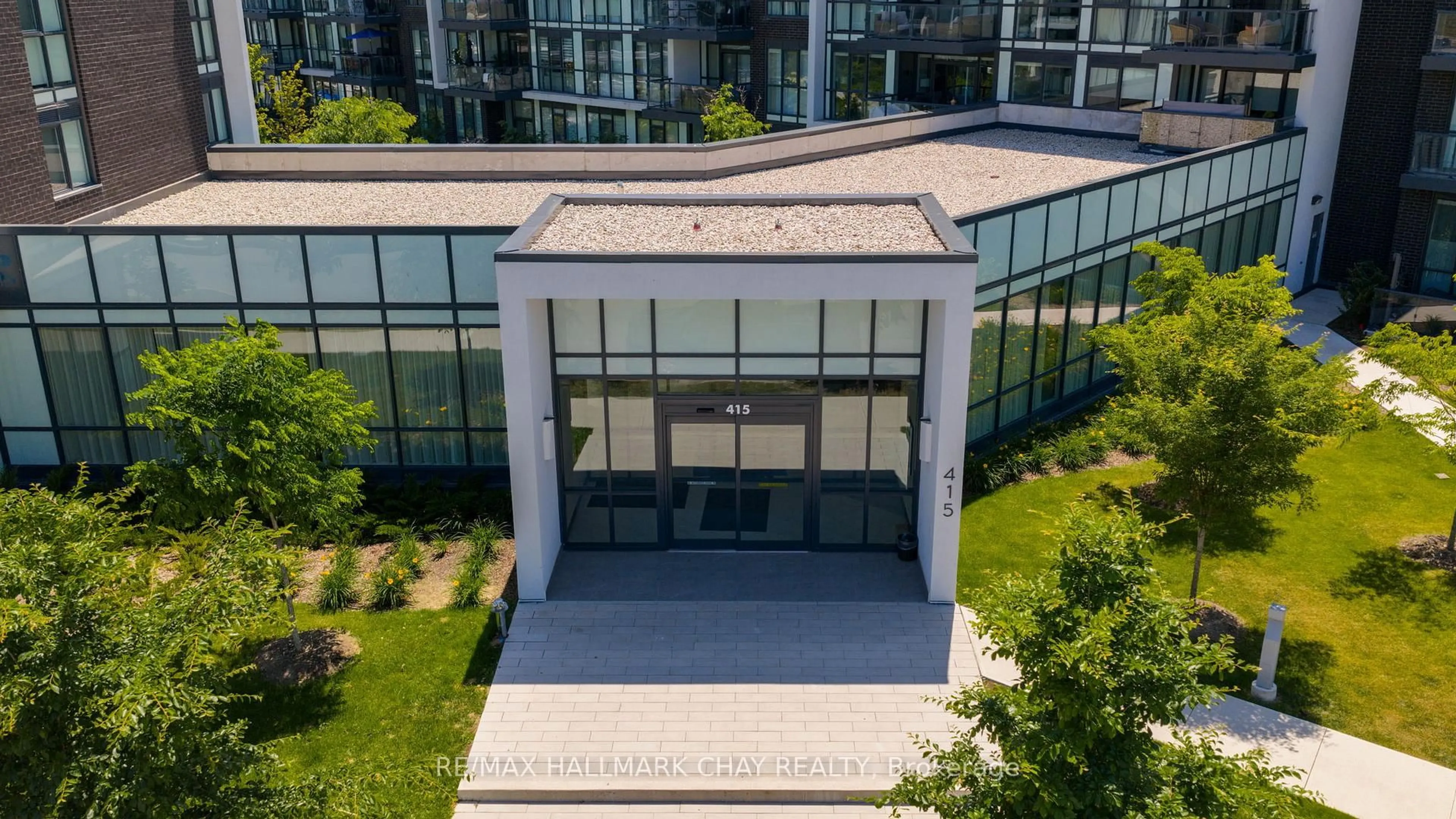 A pic from outside/outdoor area/front of a property/back of a property/a pic from drone, building for 415 Sea Ray Rd #235, Innisfil Ontario L9S 0R5