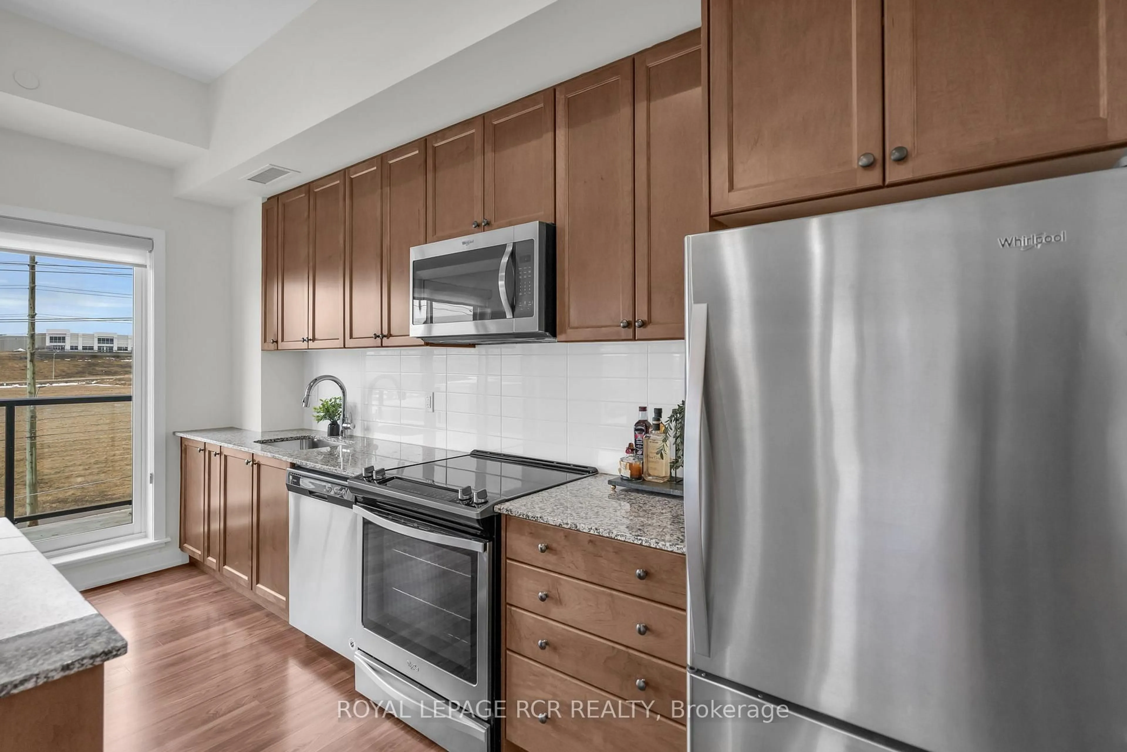 Standard kitchen, unknown for 555 William Graham Dr #413, Aurora Ontario L4G 3H9