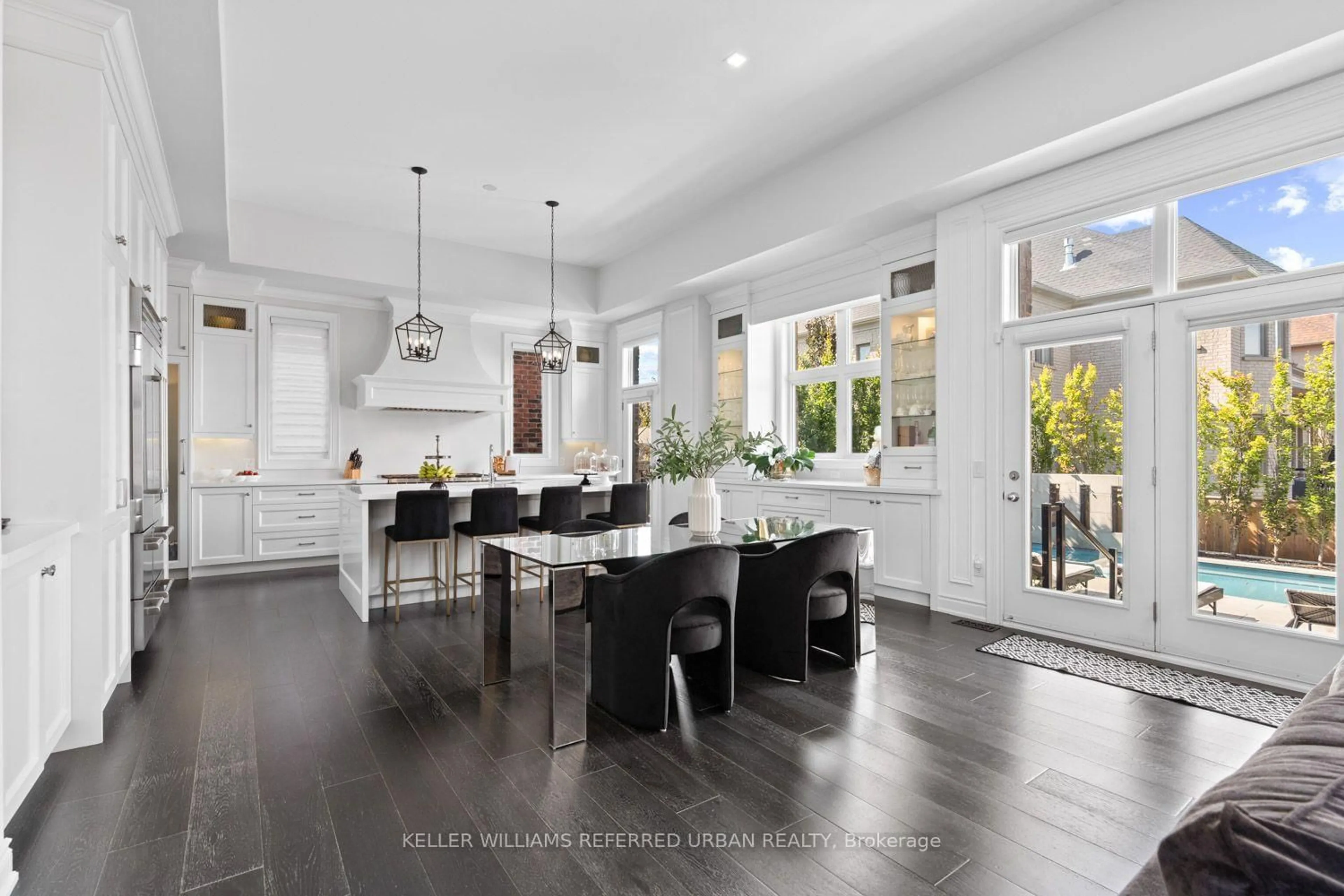Open concept kitchen, ceramic/tile floor for 4 Basil Ridge Crt, King Ontario L7B 0B9