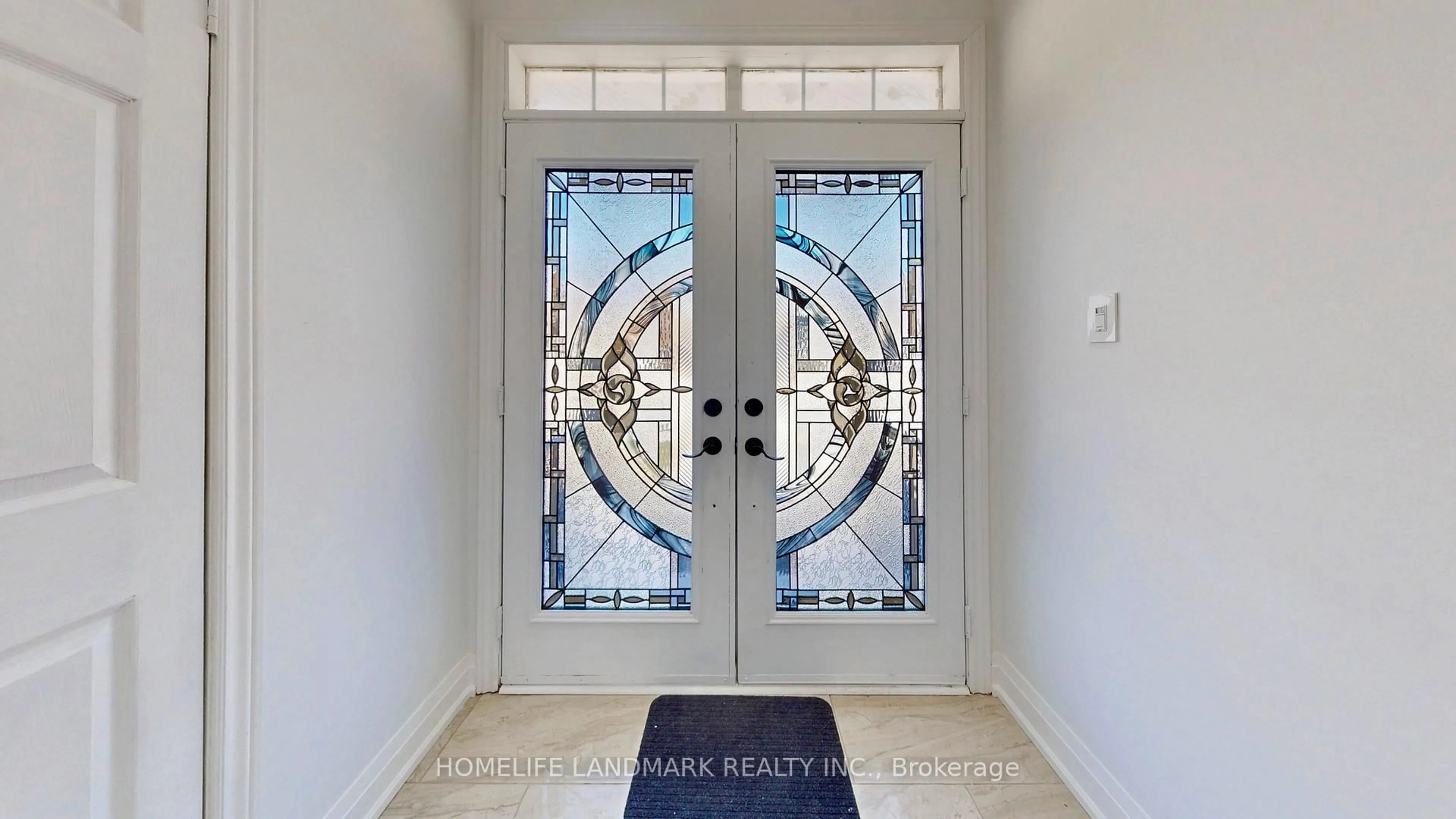 Indoor entryway for 32 Arco Circ, Vaughan Ontario L6A 3Z7