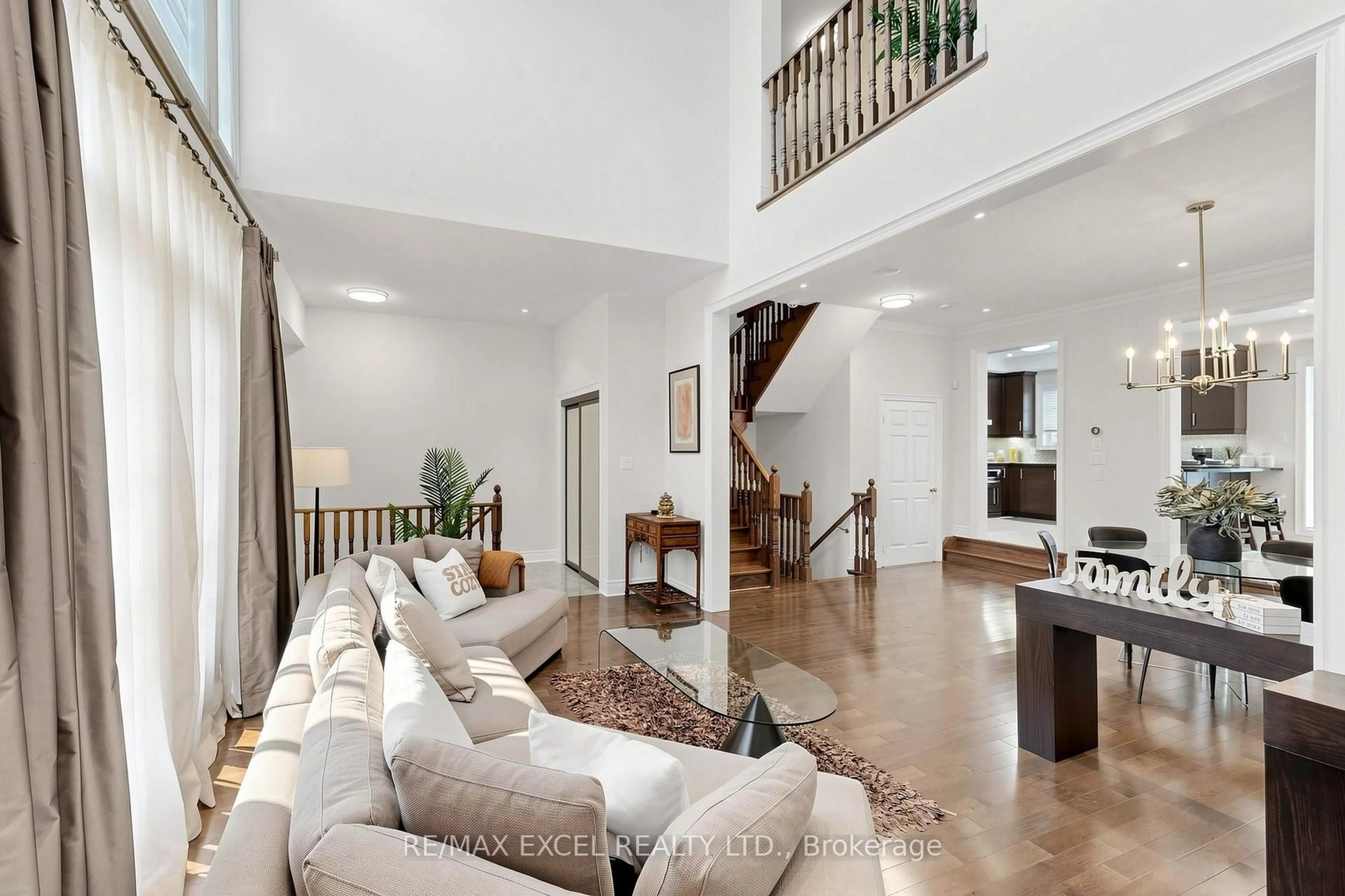 Indoor foyer for 25 Lord Durham Rd, Markham Ontario L6G 0C2