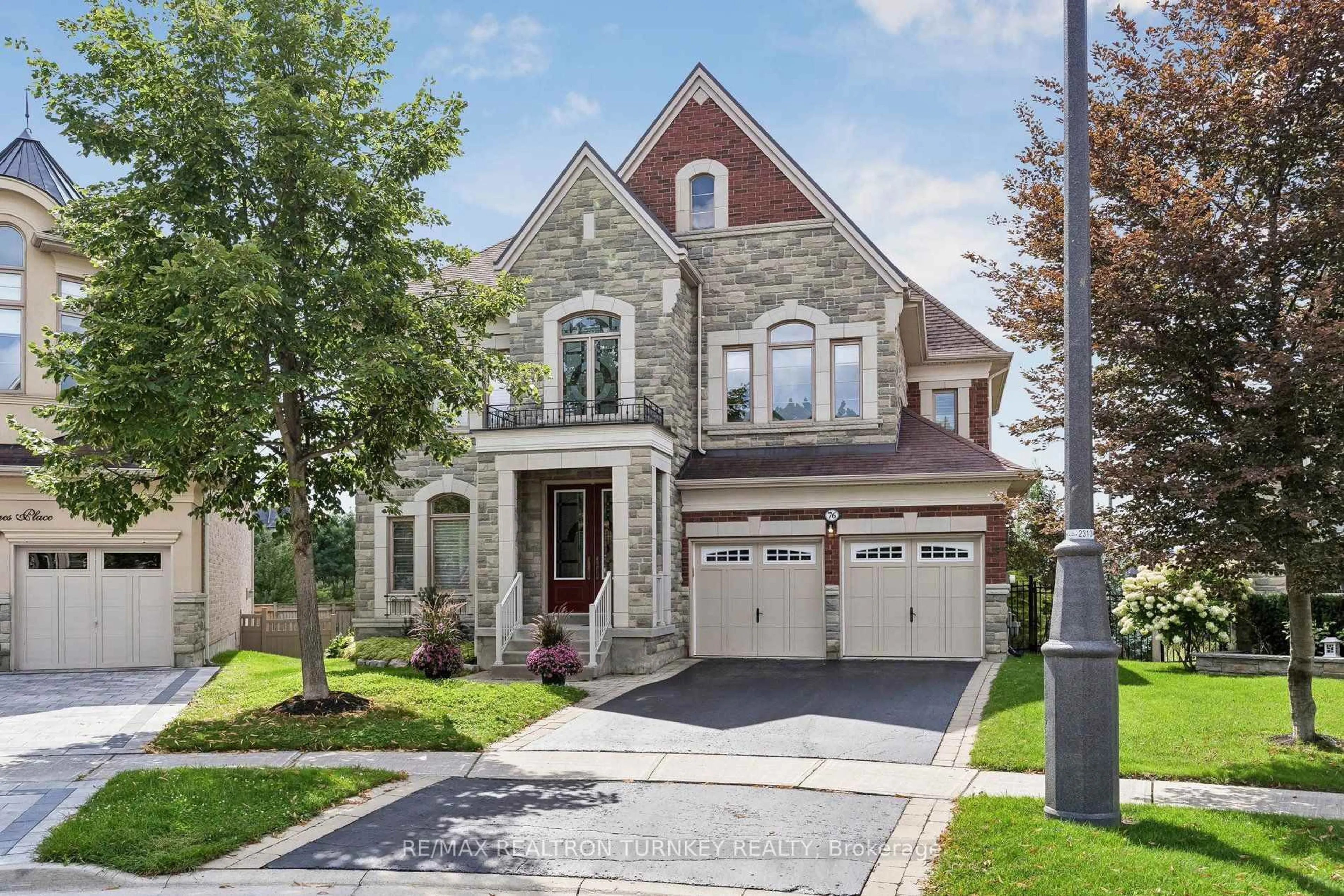 Home with brick exterior material, street for 76 Vines Pl, Aurora Ontario L4G 0R7