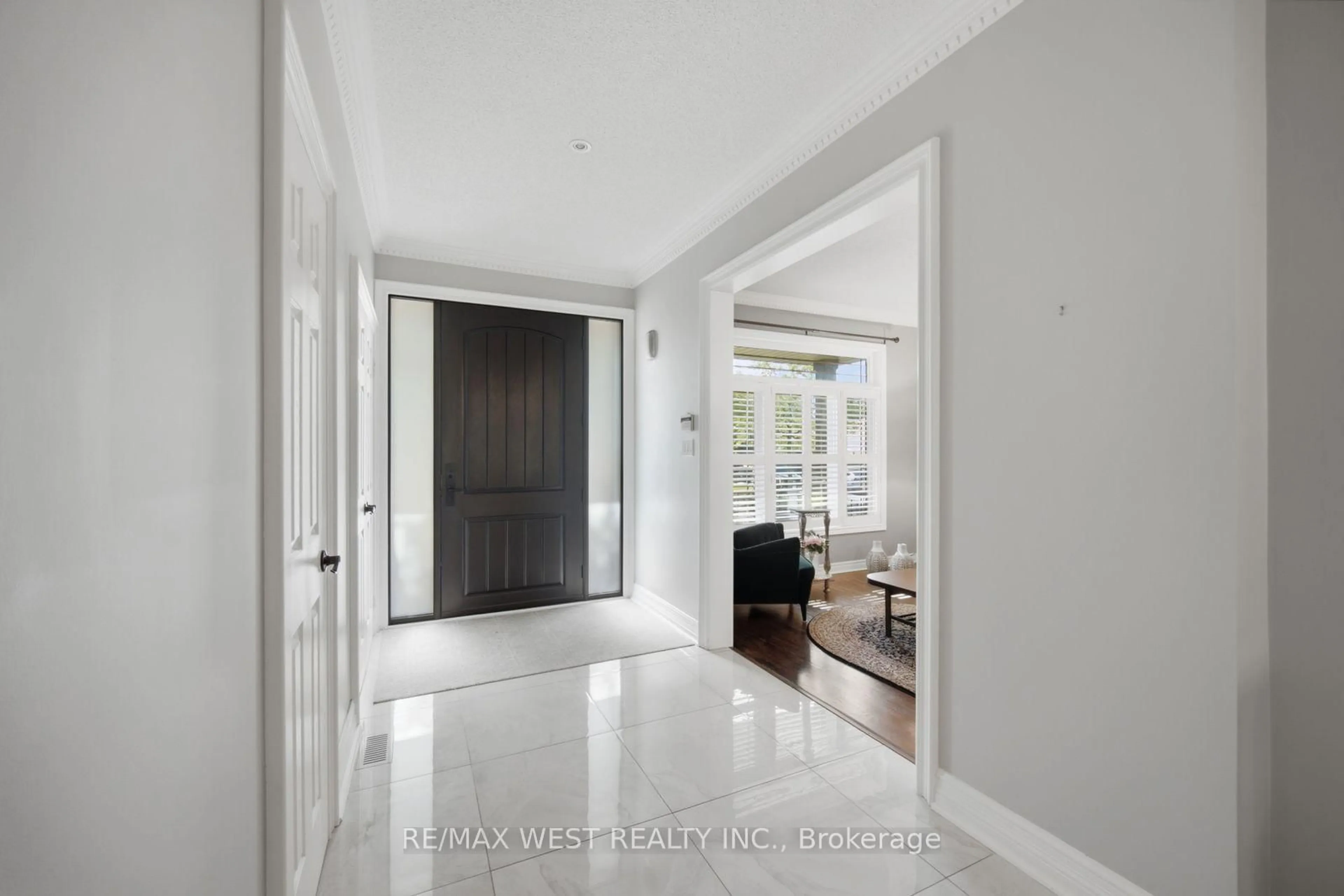 Indoor entryway for 65 Burnhaven Ave, Vaughan Ontario L6A 2P2