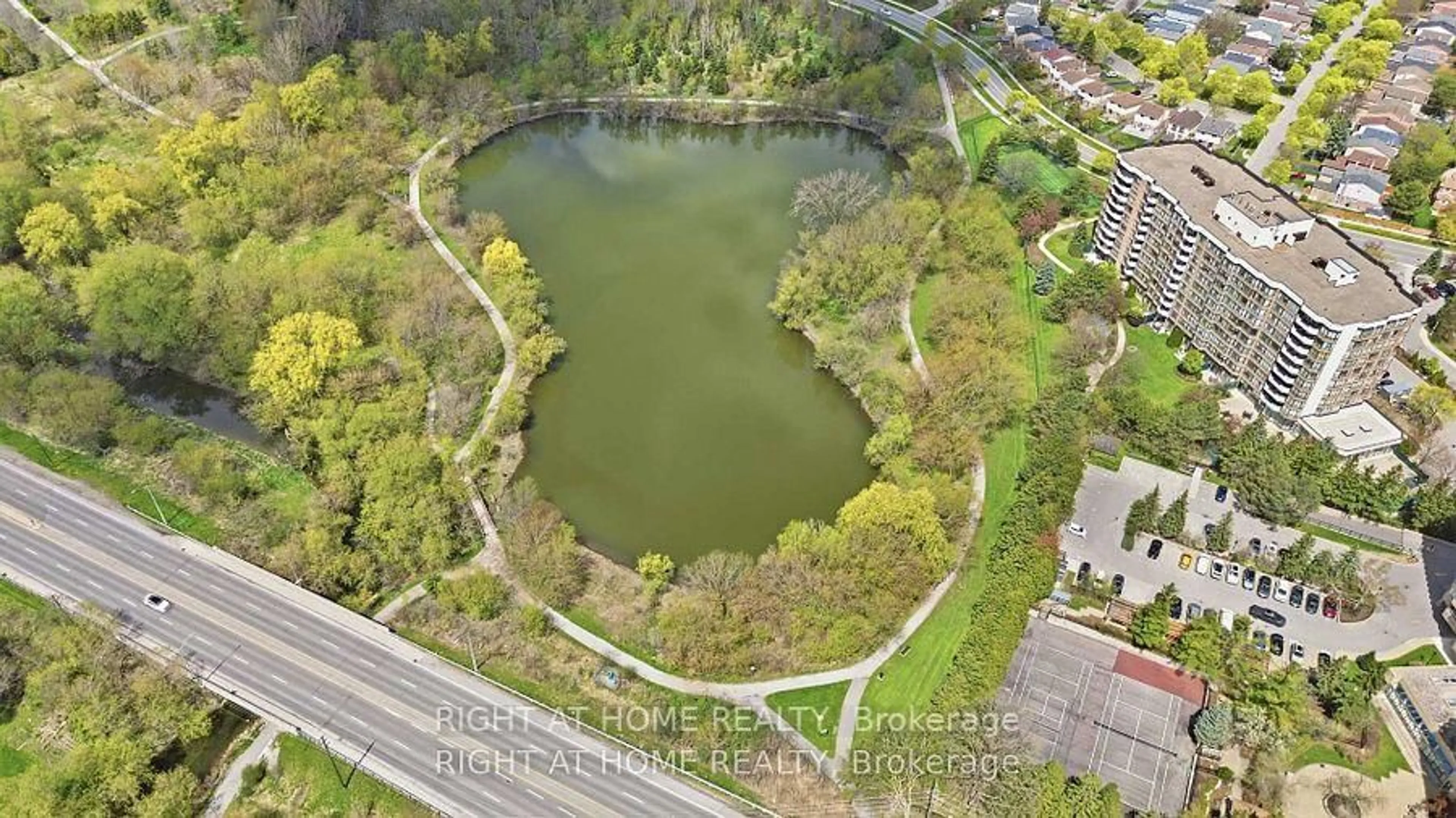A pic from outside/outdoor area/front of a property/back of a property/a pic from drone, water/lake/river/ocean view for 610 Bullock Dr #803, Markham Ontario L3R 0G1