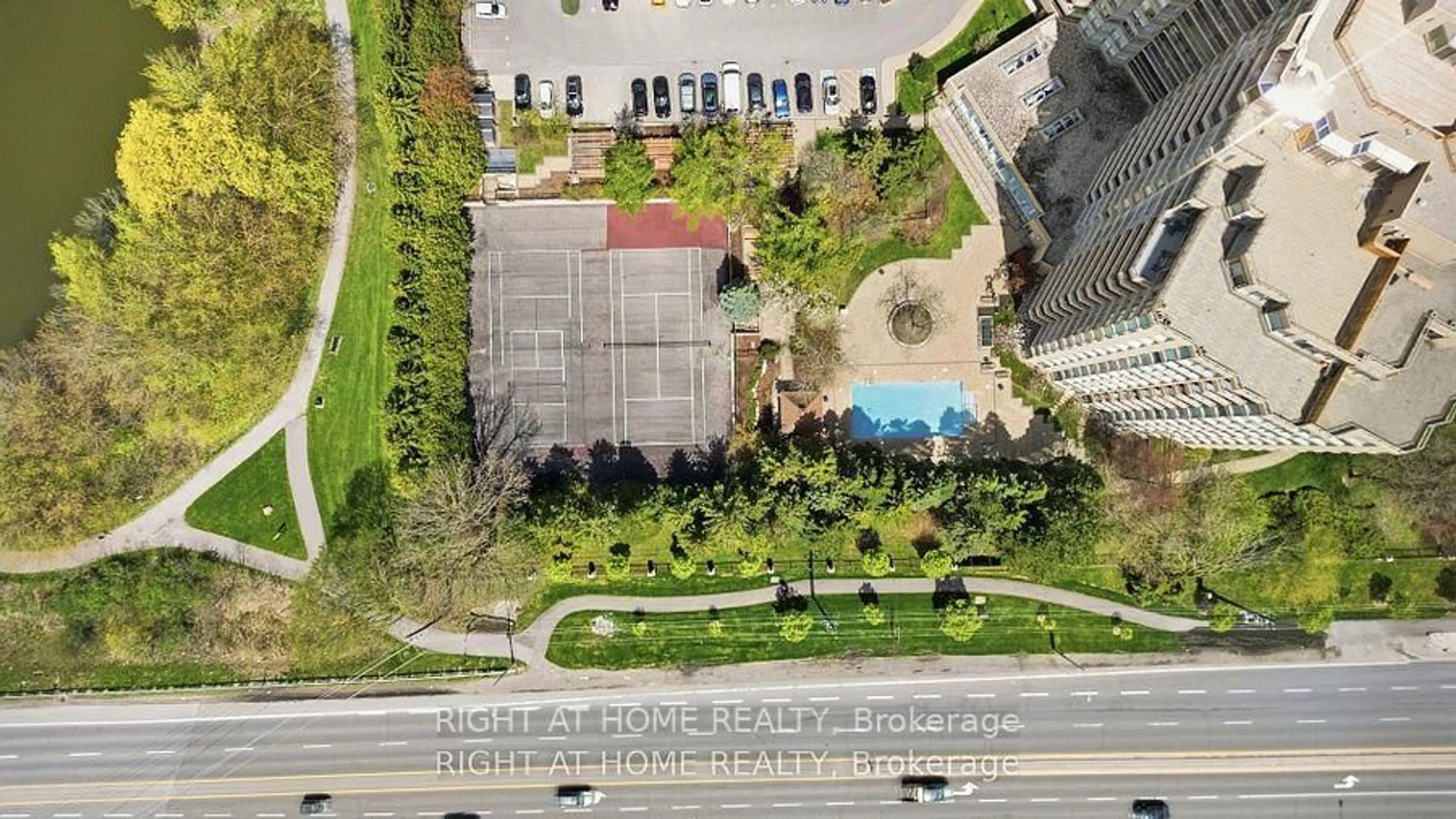 A pic from outside/outdoor area/front of a property/back of a property/a pic from drone, street for 610 Bullock Dr #803, Markham Ontario L3R 0G1