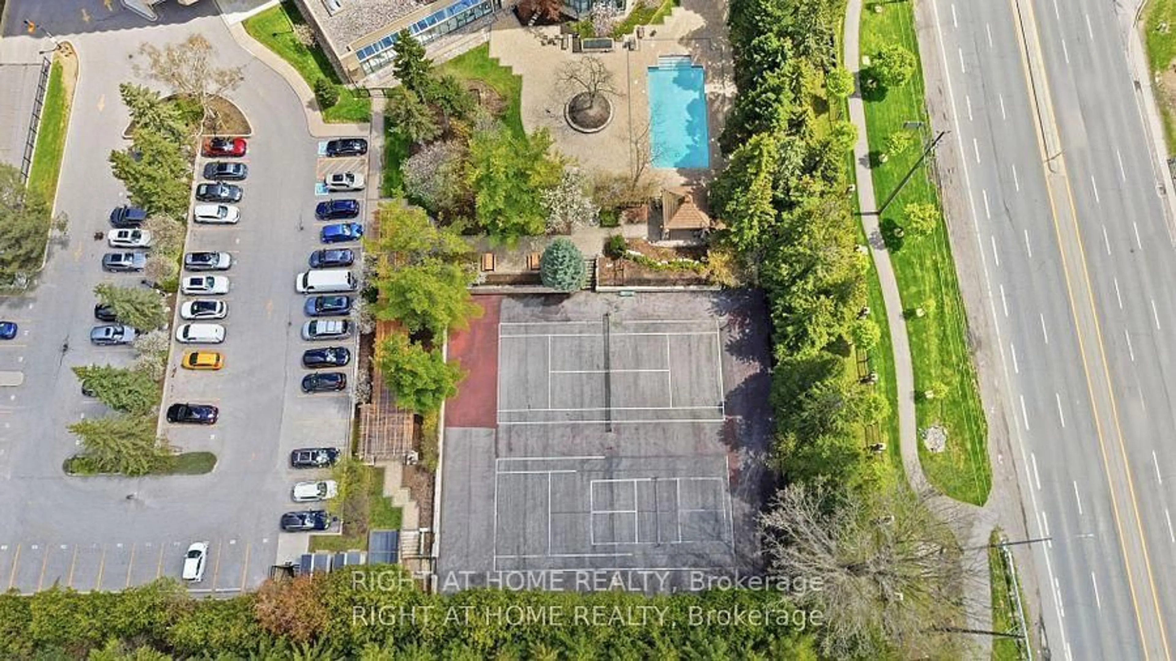 A pic from outside/outdoor area/front of a property/back of a property/a pic from drone, city buildings view from balcony for 610 Bullock Dr #803, Markham Ontario L3R 0G1