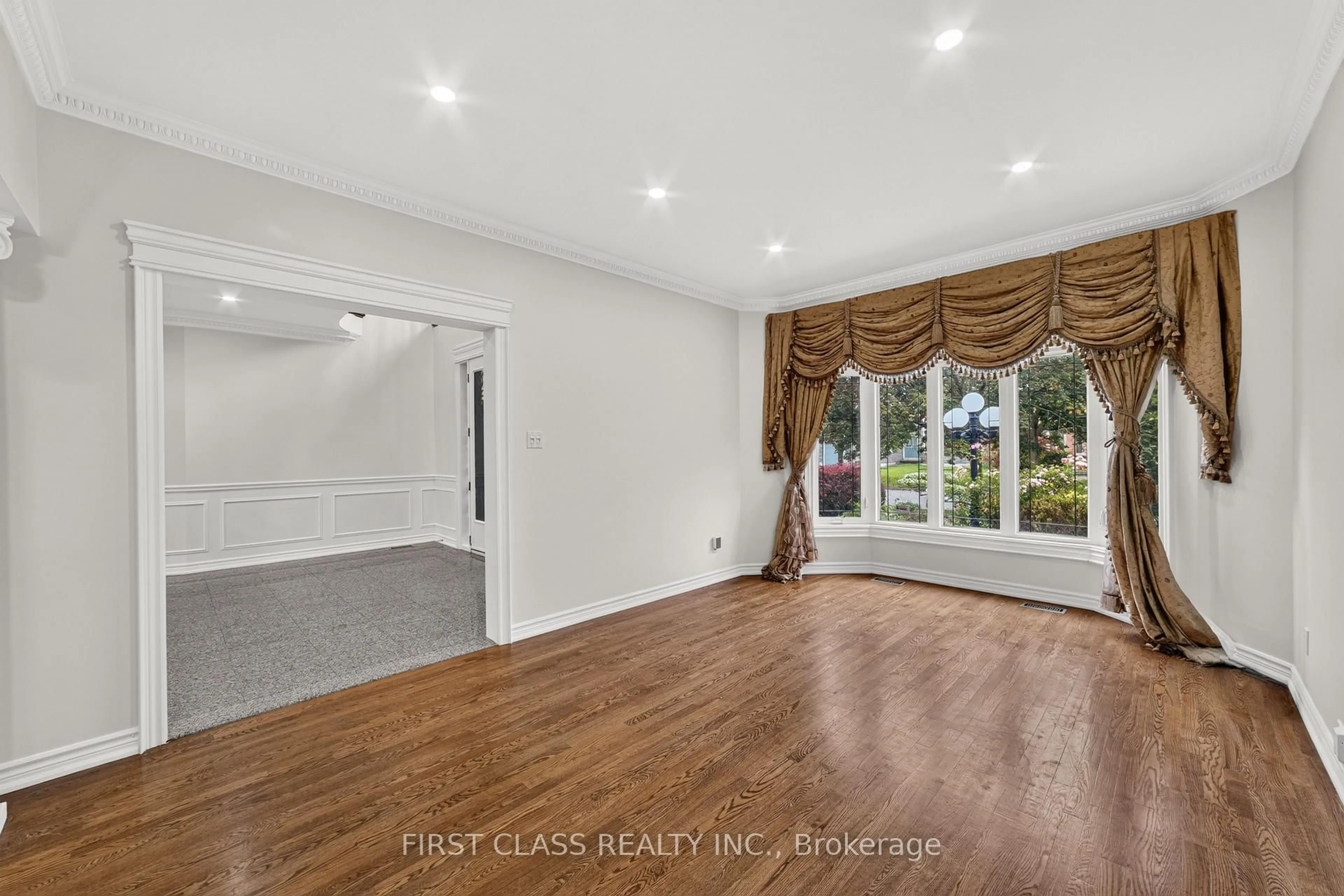 Unknown for 67 Black Walnut Cres, Richmond Hill Ontario L4B 3S3