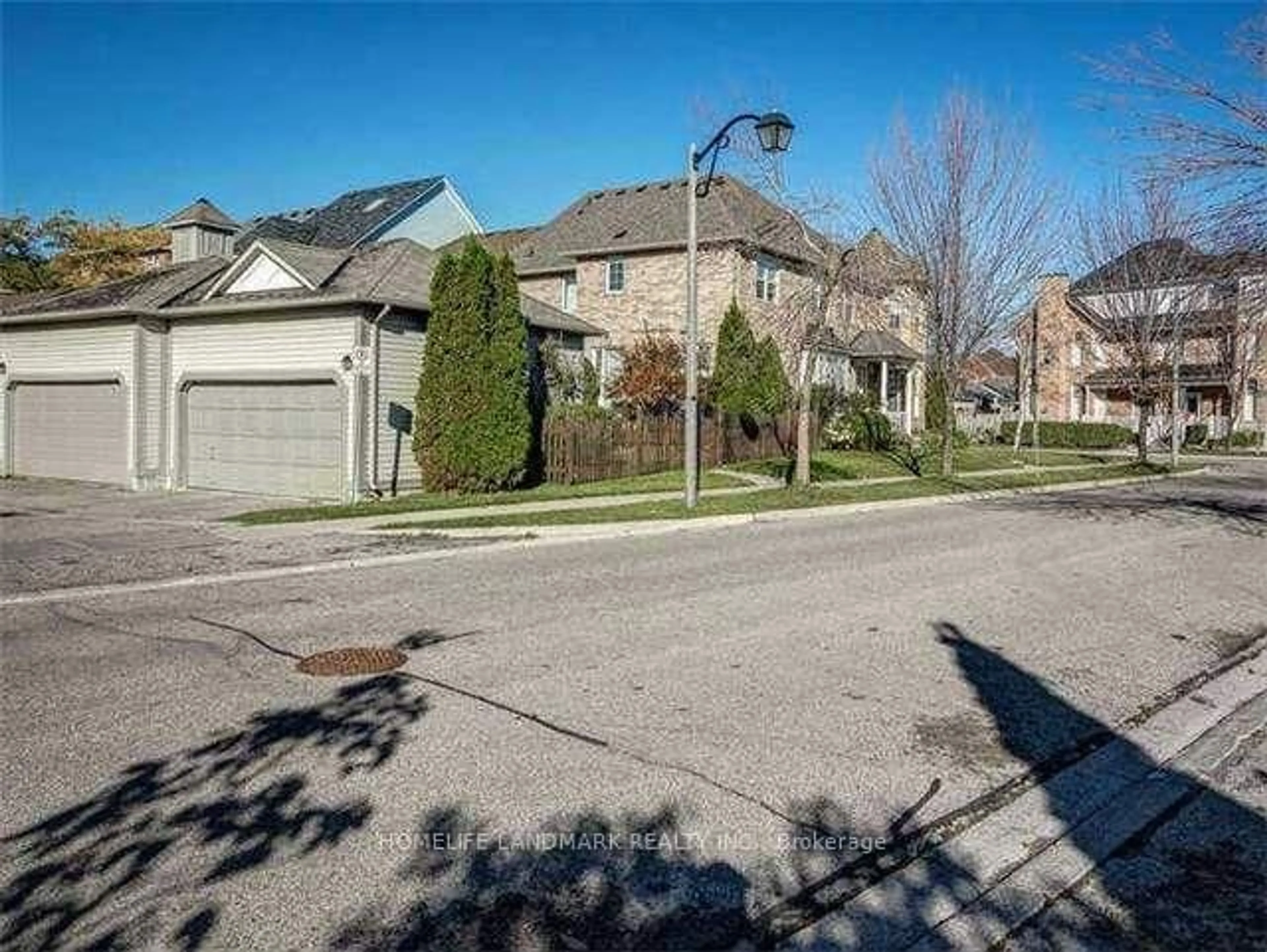 A pic from outside/outdoor area/front of a property/back of a property/a pic from drone, street for 91 The Meadows Ave, Markham Ontario L6B 1B6