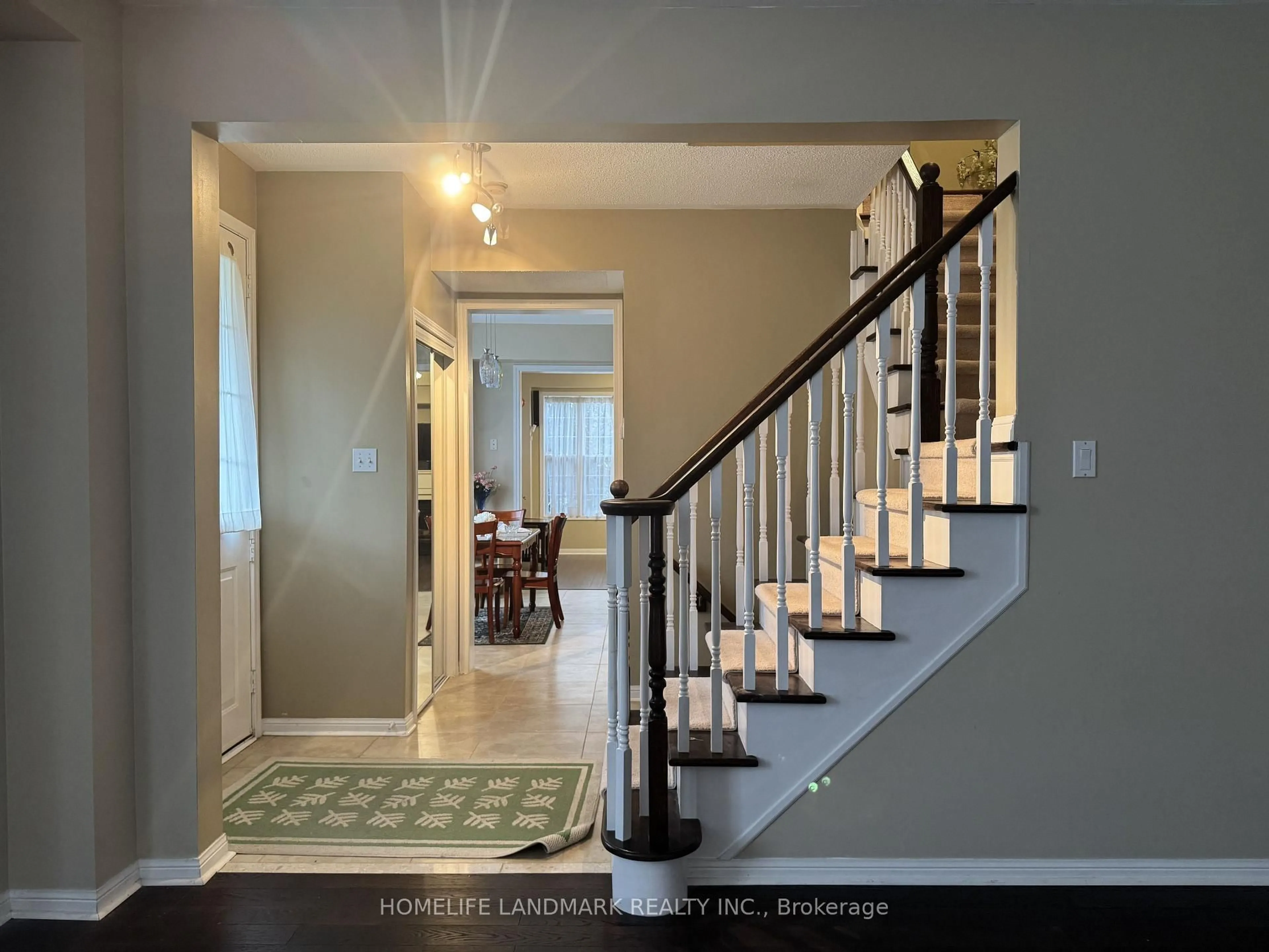 Indoor entryway for 91 The Meadows Ave, Markham Ontario L6B 1B6