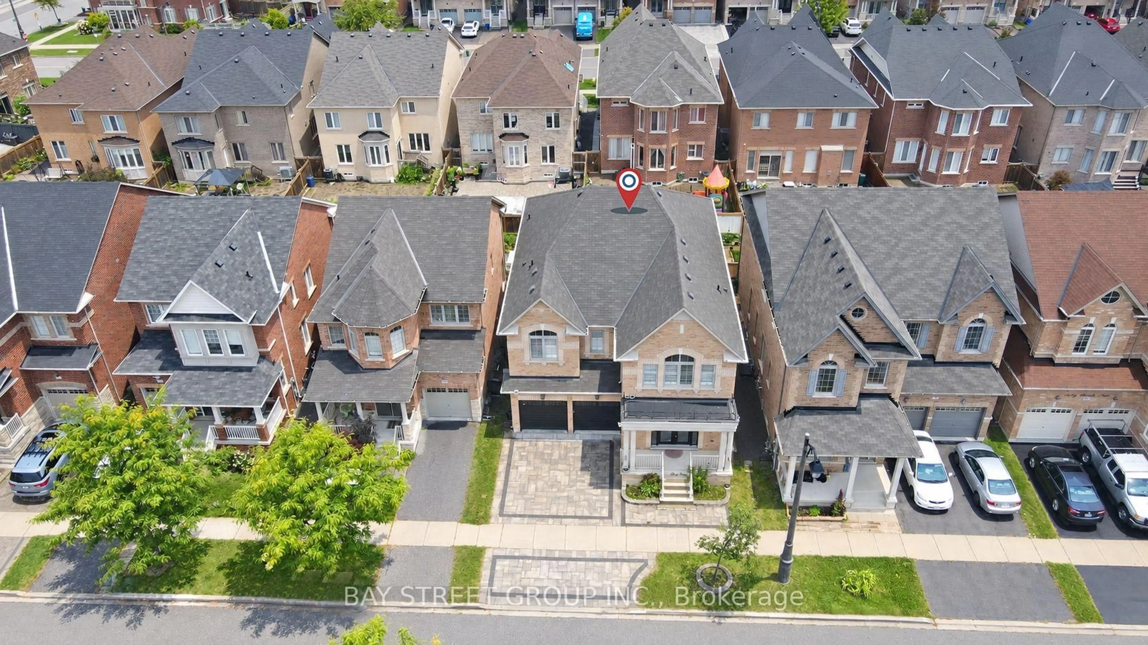 A pic from outside/outdoor area/front of a property/back of a property/a pic from drone, street for 56 Busch Ave, Markham Ontario L6C 0V4