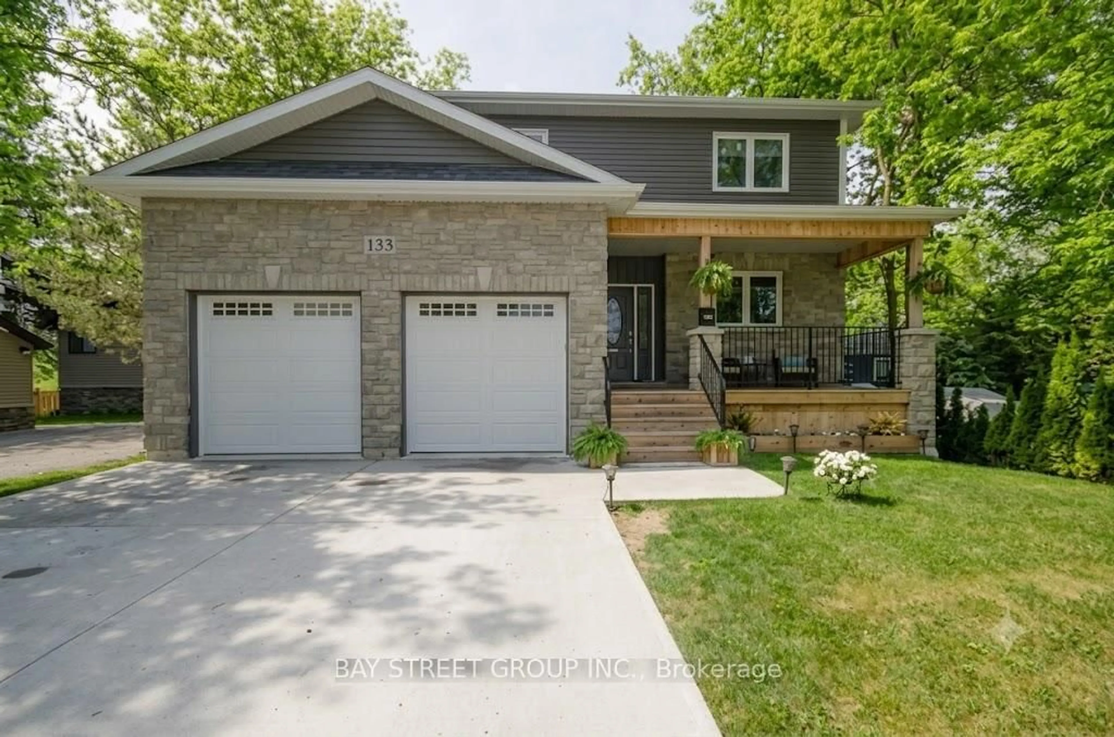 Home with brick exterior material, street for 133 Riveredge Dr, Georgina Ontario L4P 2P4