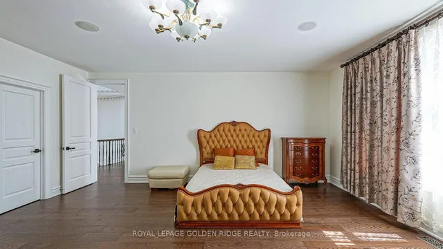 2 Cortleigh Crt, Richmond Hill 5