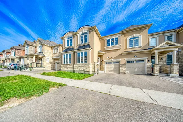 16 Ness Dr, Richmond Hill 2