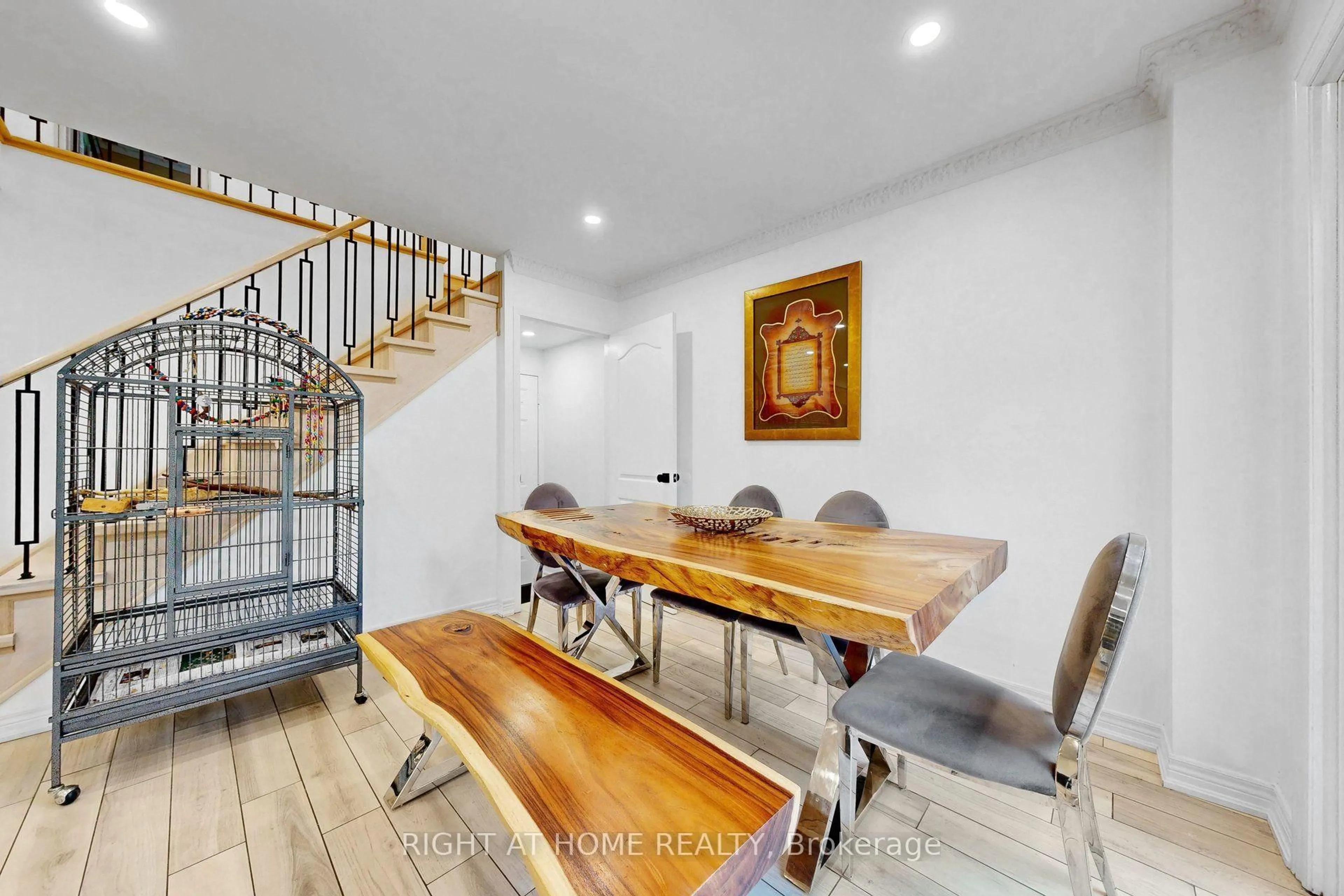 Dining room, unknown for 262 Wildberry Cres, Vaughan Ontario L4H 2H7