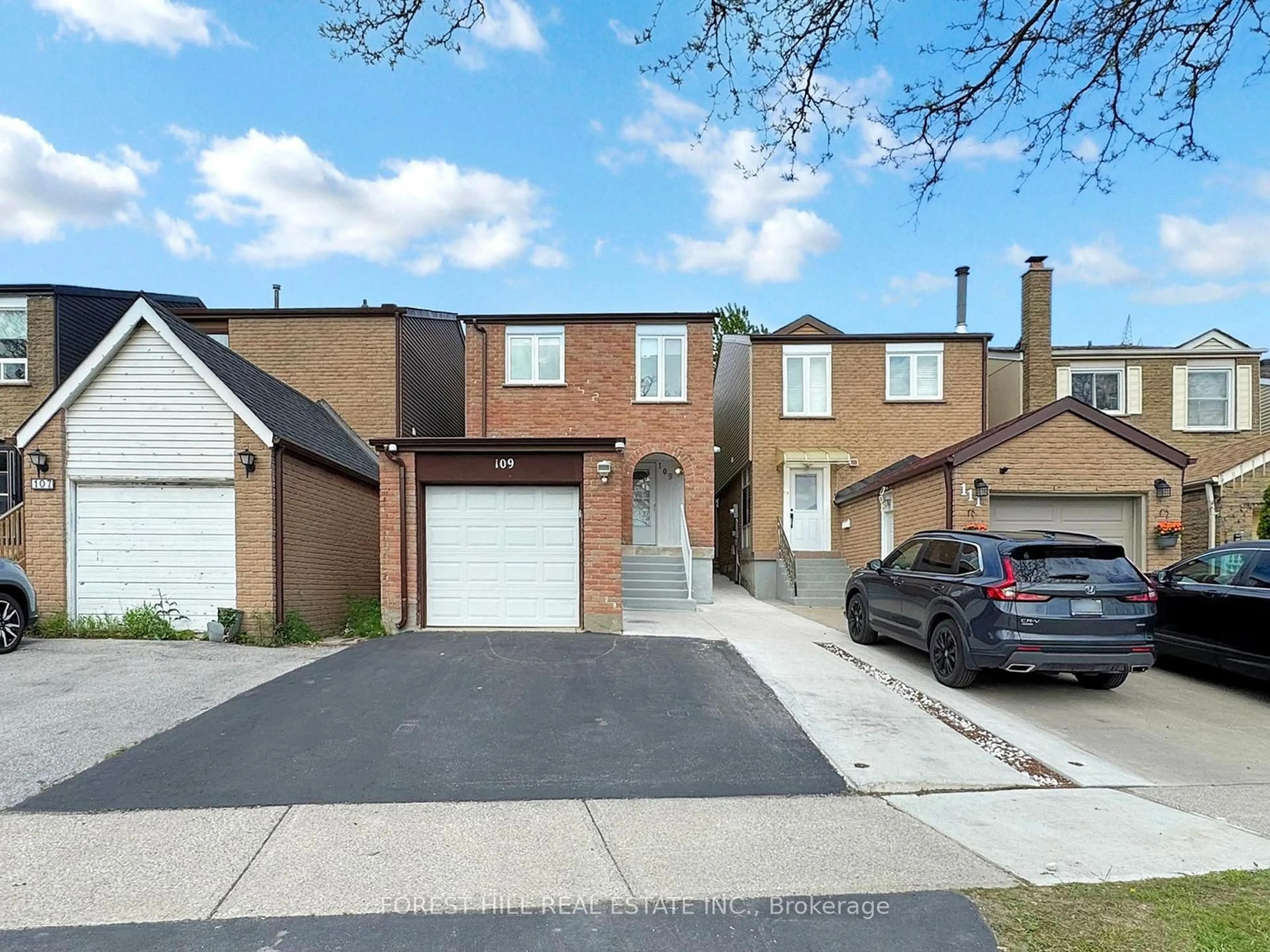 Home with brick exterior material, street for 109 Spyglass Hill Rd, Vaughan Ontario L4K 2K6