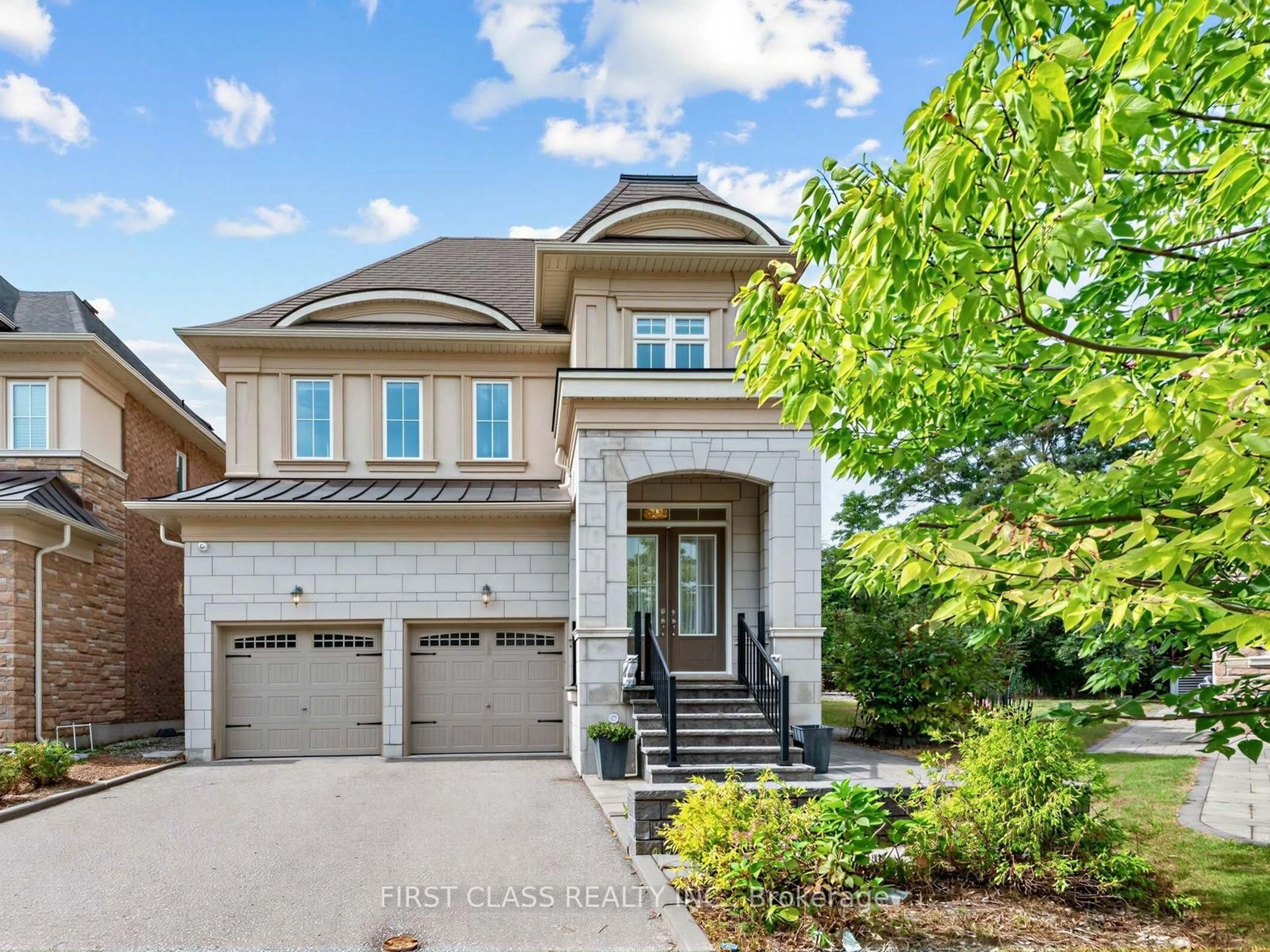 Home with brick exterior material, street for 16 Macdonald Crt, Richmond Hill Ontario L4E 1E9