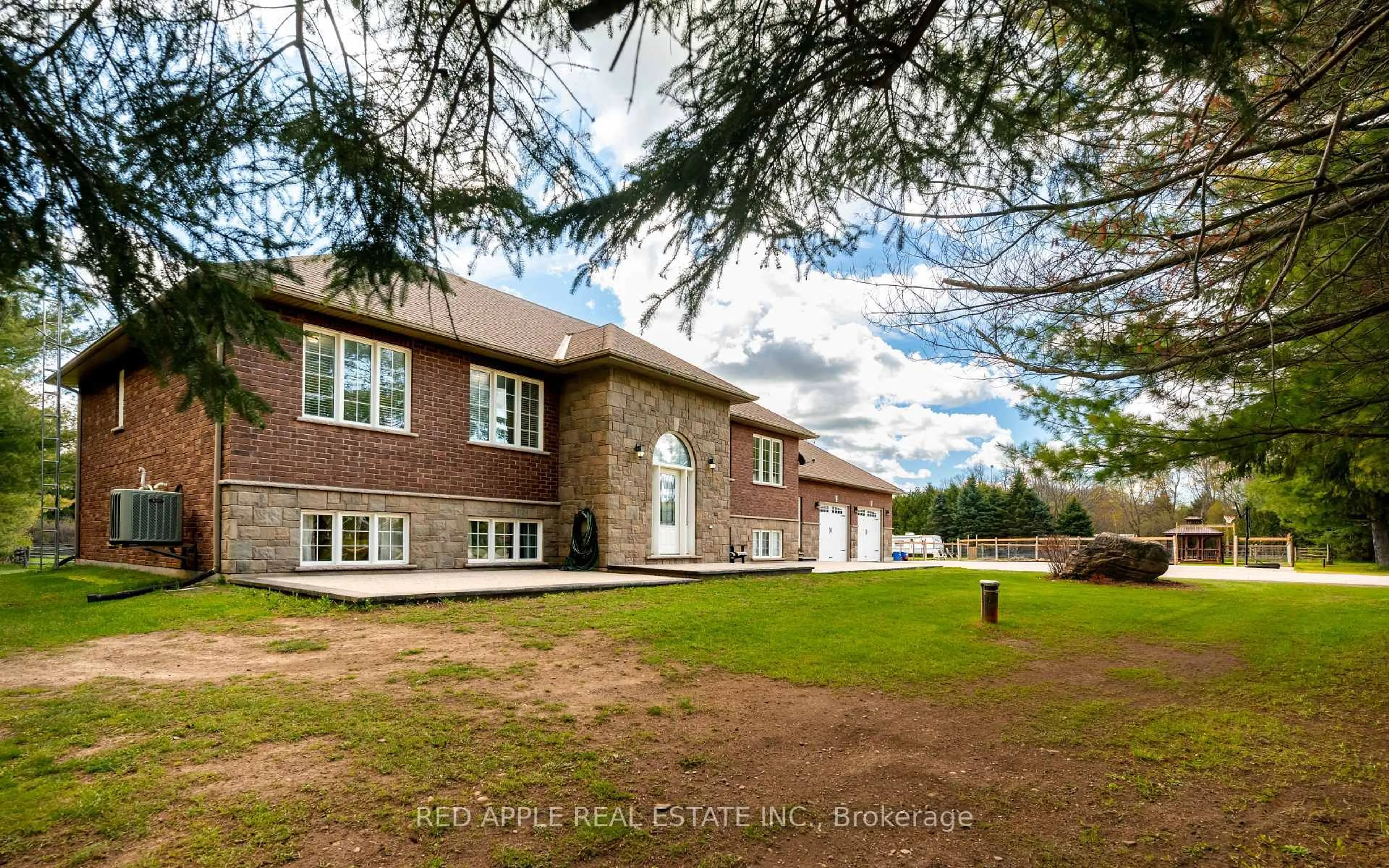 A pic from outside/outdoor area/front of a property/back of a property/a pic from drone, street for 996609 Mulmur-Tosorontio Townline, Adjala-Tosorontio Ontario L0N 1M0