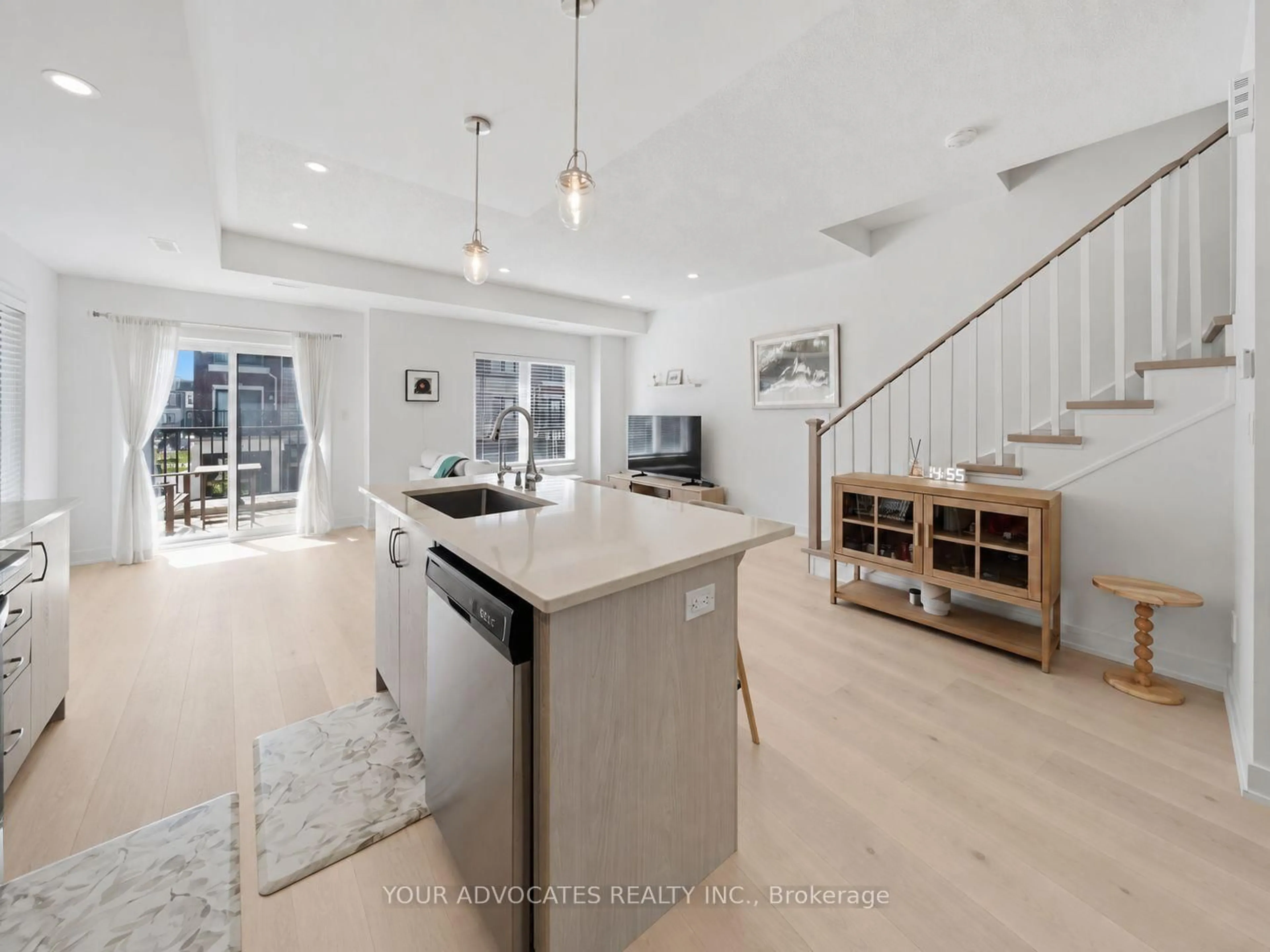 Open concept kitchen, unknown for 31 Nordic Lane, Whitchurch-Stouffville Ontario L4A 4W8