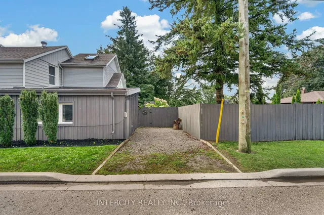 98 Essa St, Bradford West Gwillimbury 5