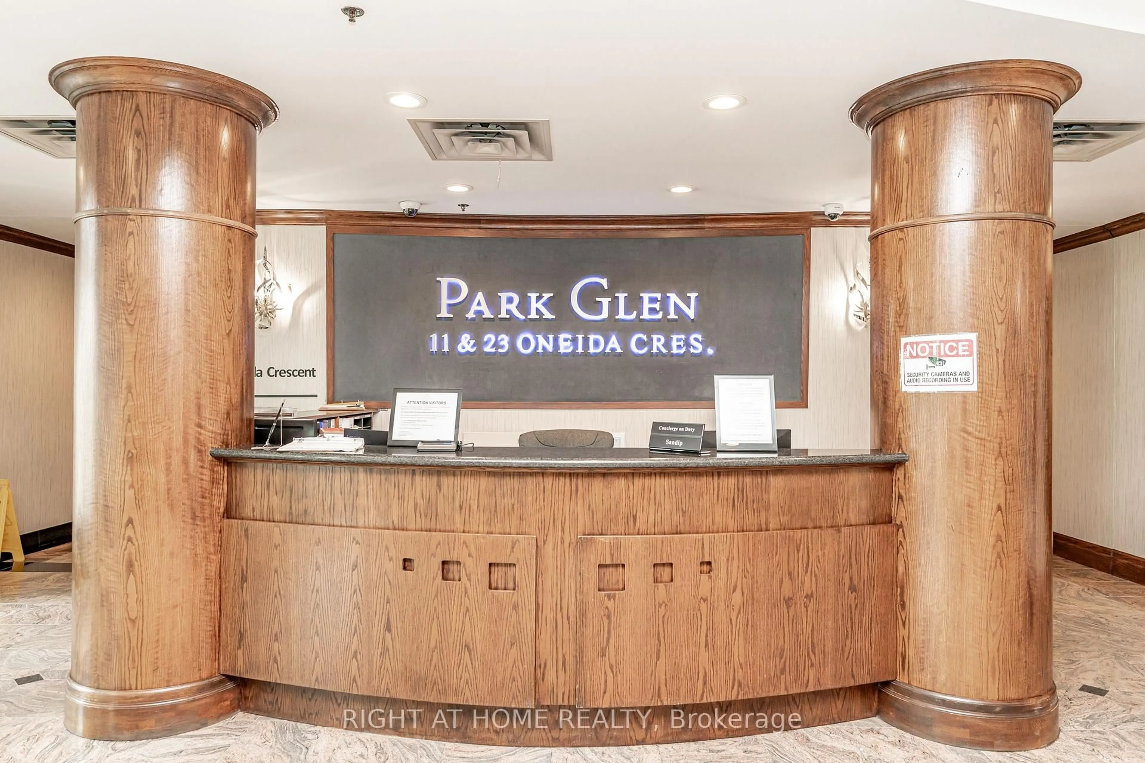Lobby for 23 Oneida Cres #1010, Richmond Hill Ontario L4B 0A2