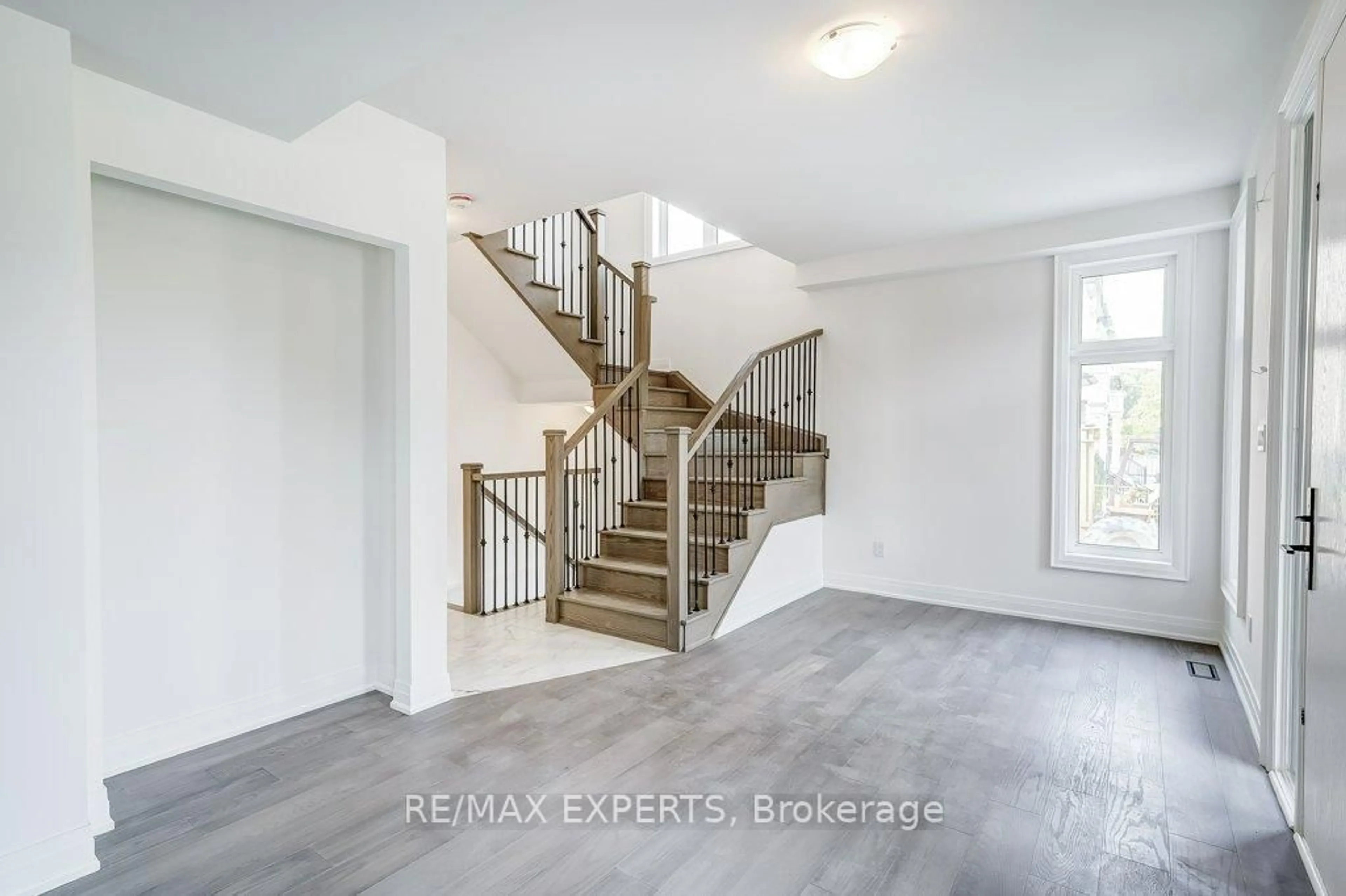 Unknown for 14A Mccachen St, Richmond Hill Ontario L4E 2X5